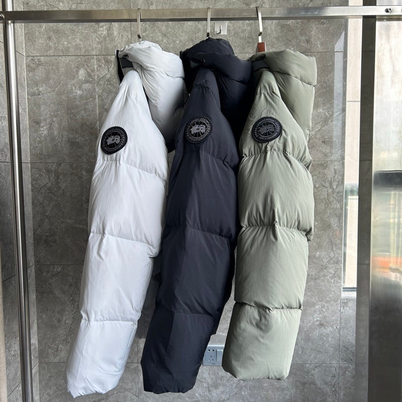 (PRE ORDER) CG BLACK BADGE JUNCTION PARKA - WHITE, BLACK & KHAKI