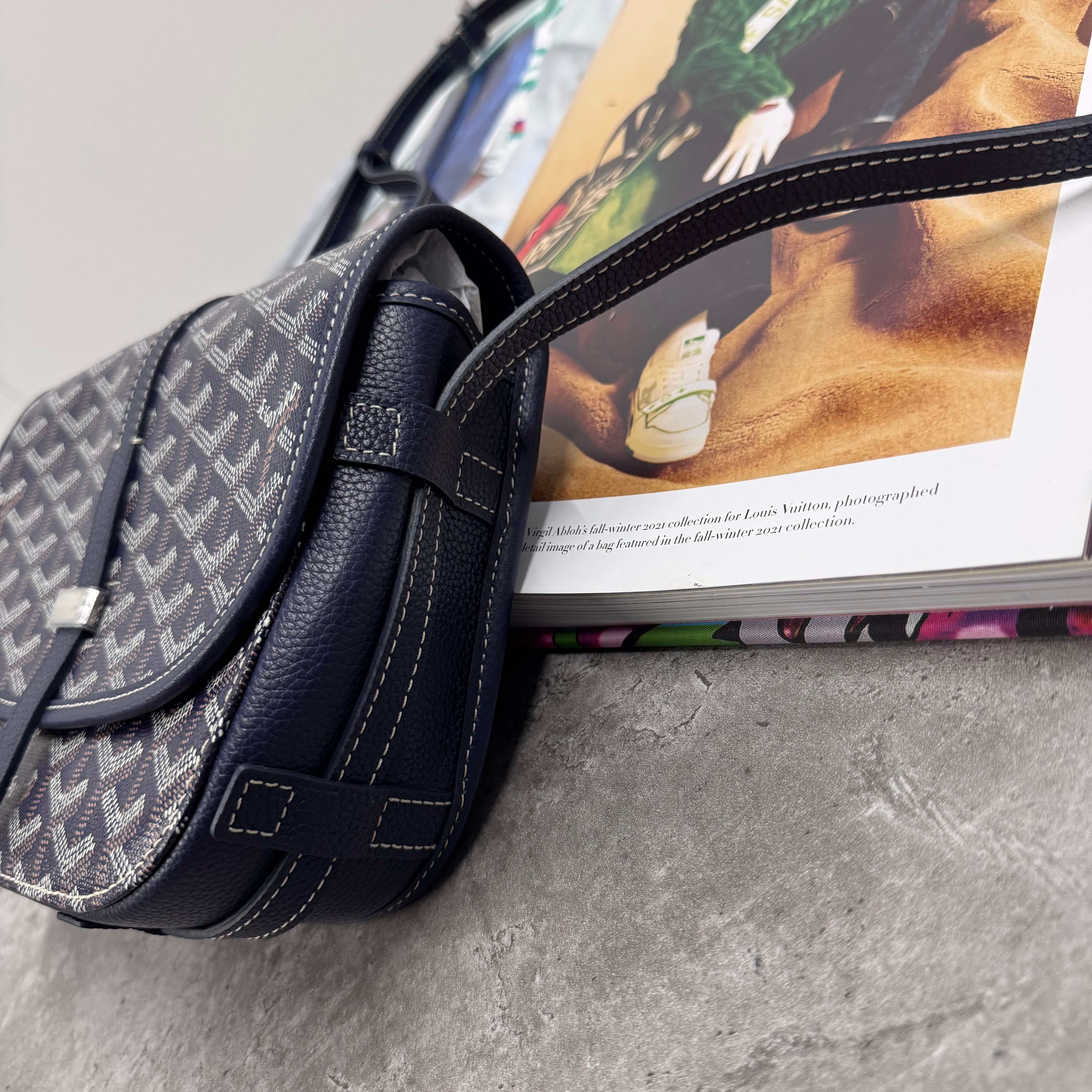 (PRE ORDER) GYRD MAN BAG - NAVY