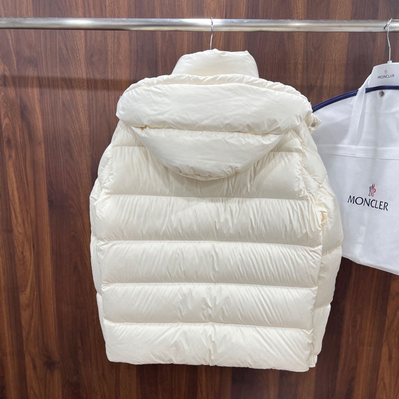 (PRE ORDER) MNCLR ARM POCKET COAT - OFF WHITE