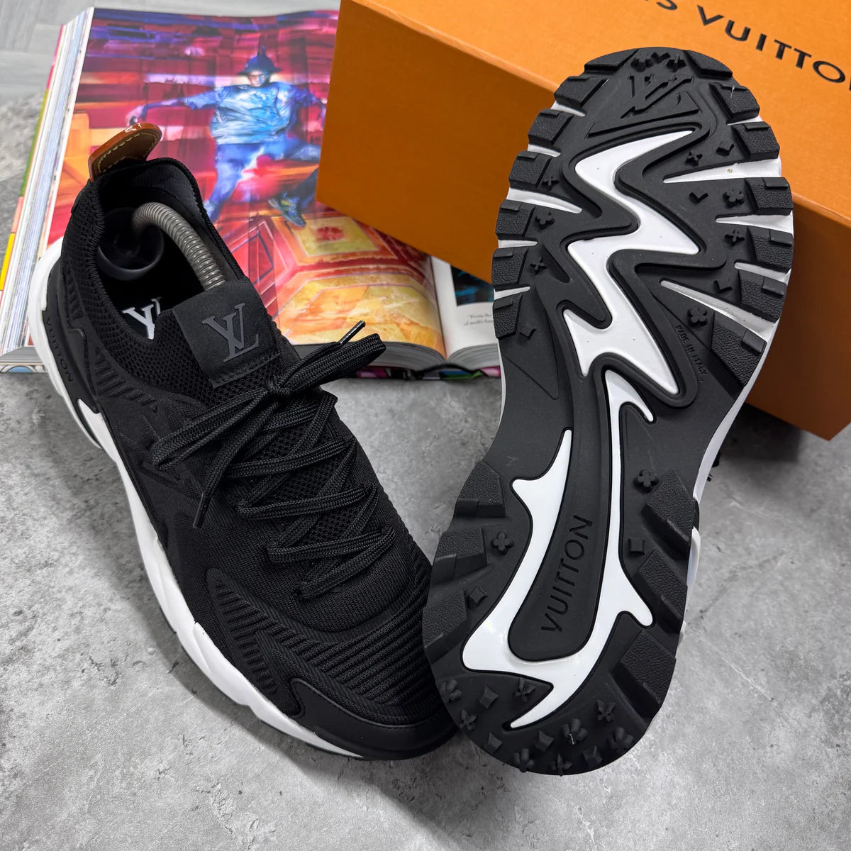 (PRE ORDER) LVE TACTIC TRAINER - BLACK / WHITE