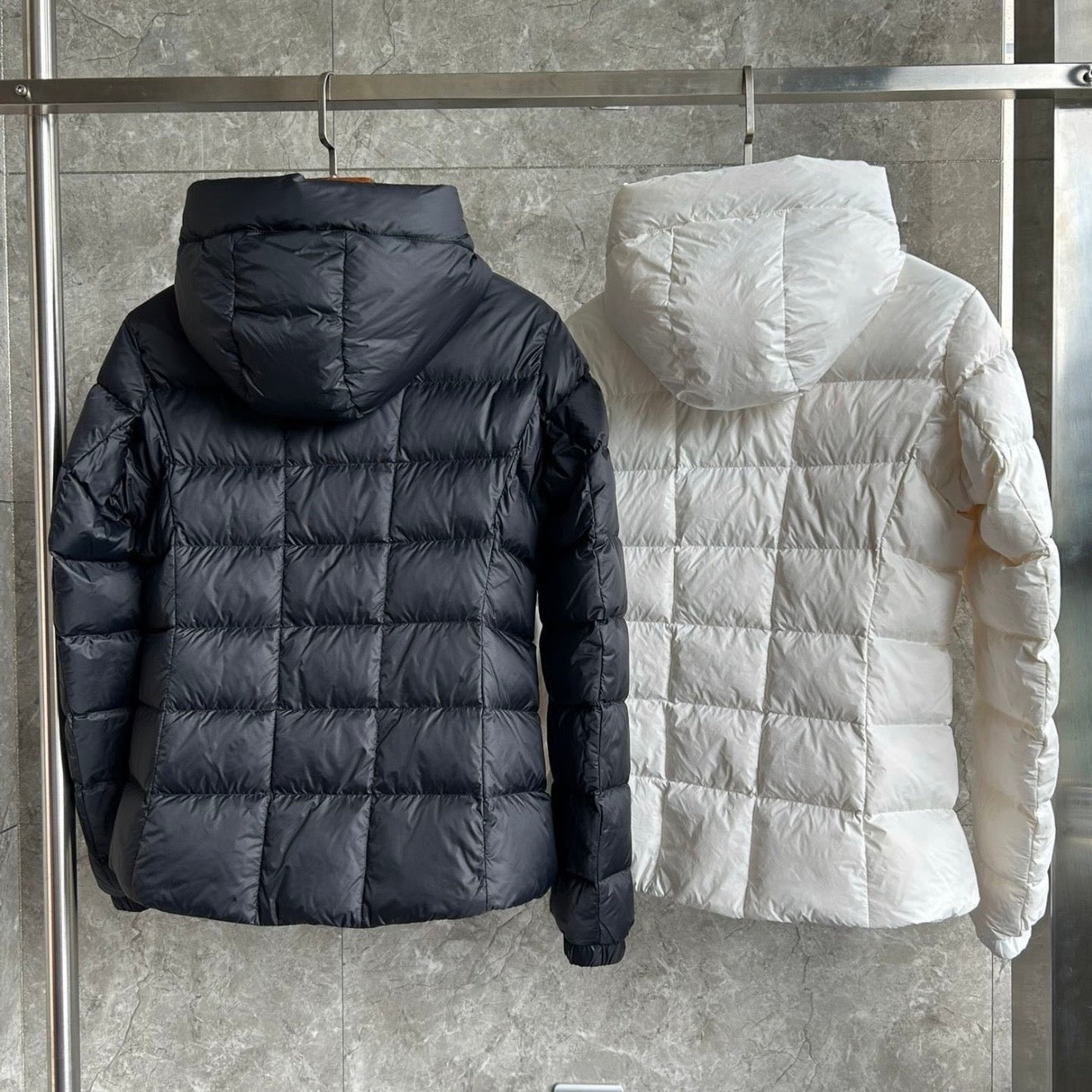 (PRE ORDER) CG BLACK BADGE ABBOT COAT - BLACK & WHITE