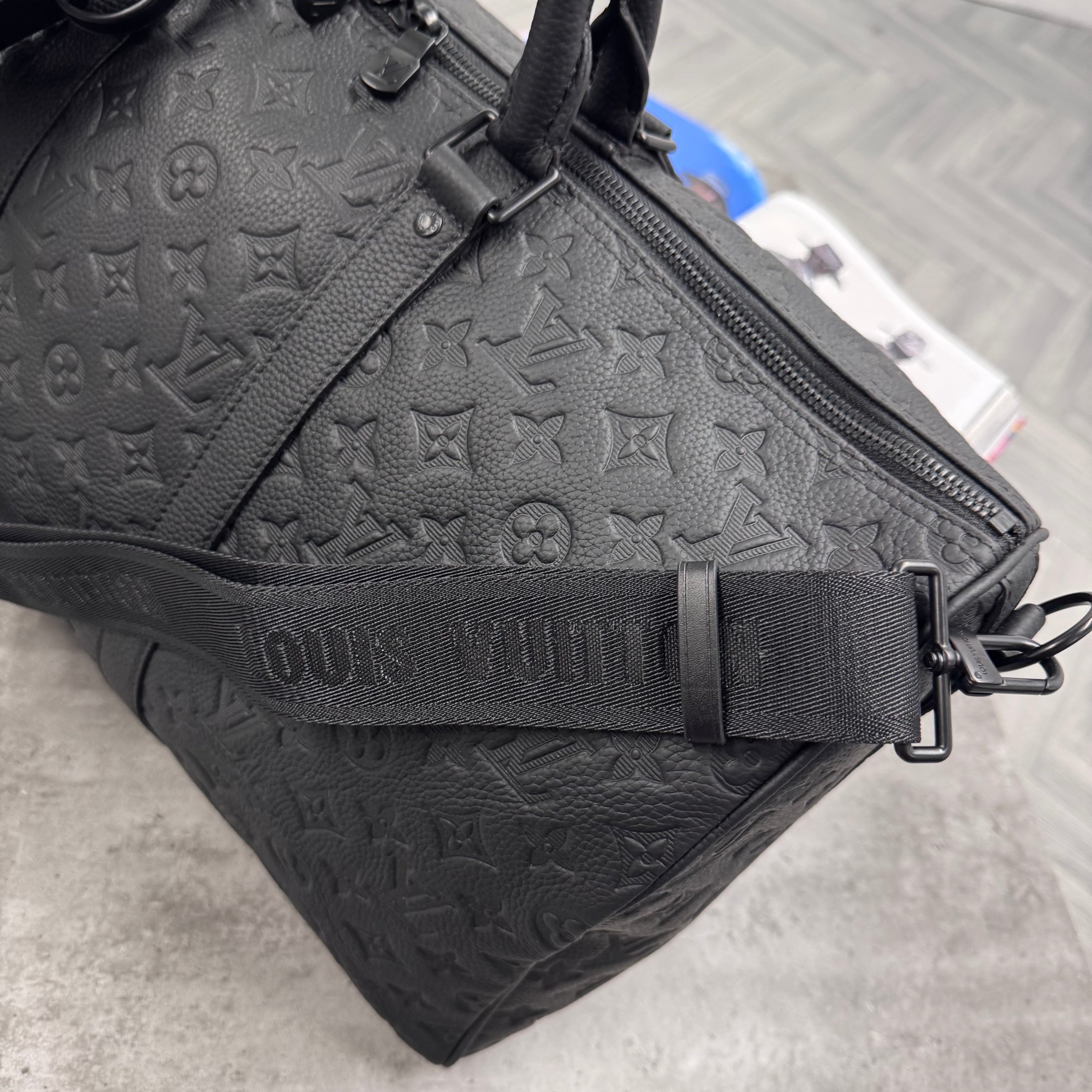 (PRE ORDER) LVE DUFFEL BAG (50) - BLACK