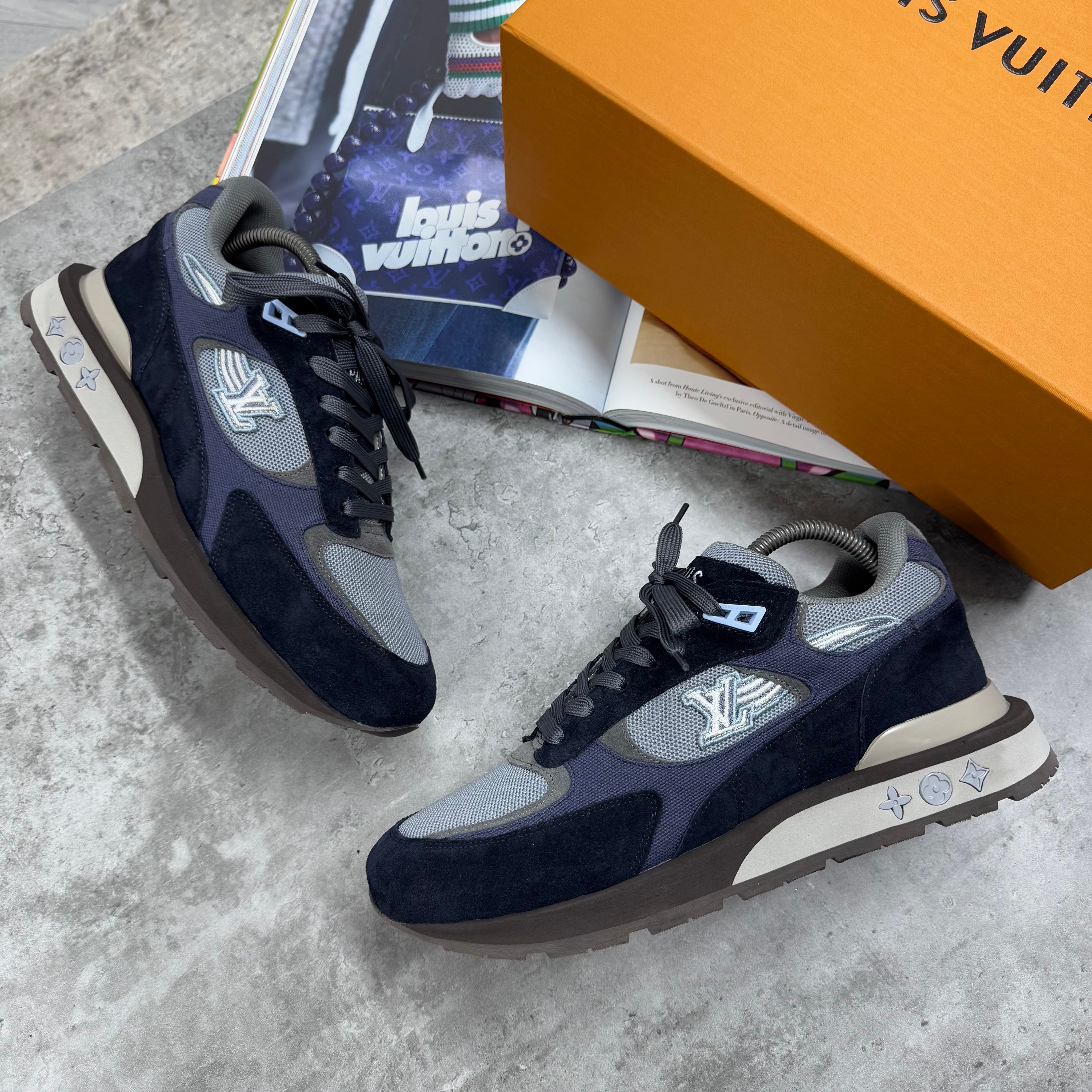 (PRE ORDER) LVE RUNAWAY TRAINERS - NAVY
