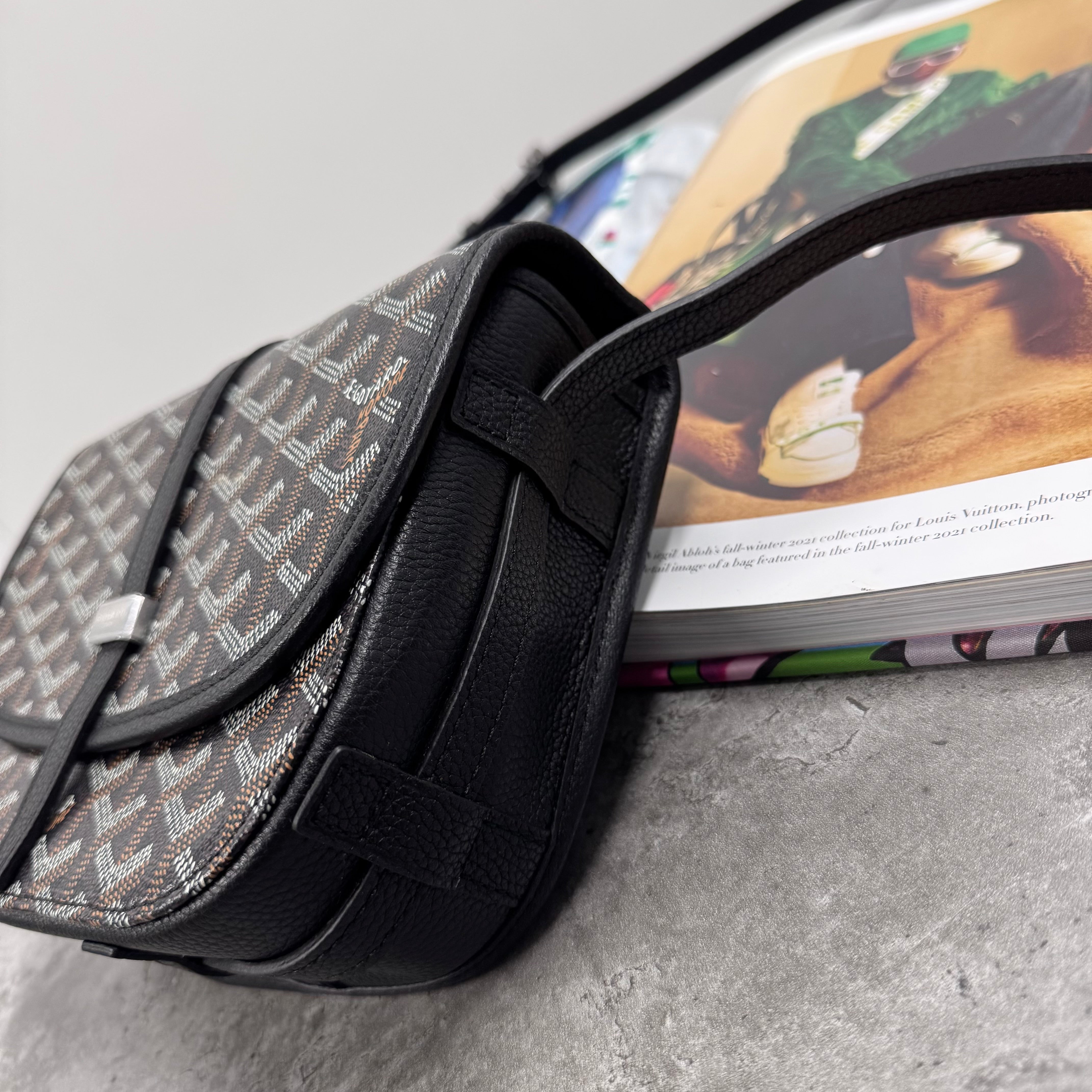 (PRE ORDER) GYRD MAN BAG - BLACK