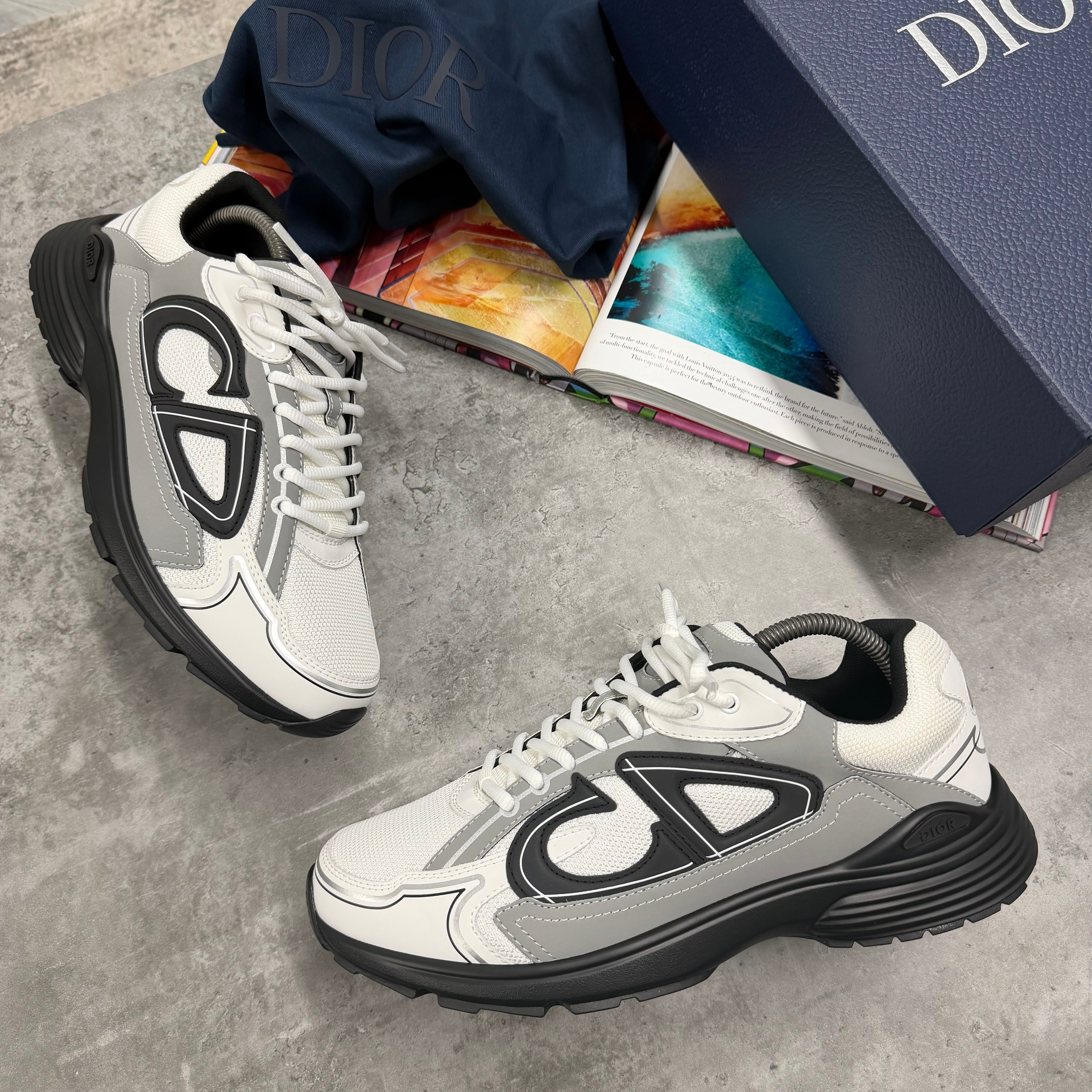 (PRE ORDER) B30 TRAINERS - WHITE / BLACK