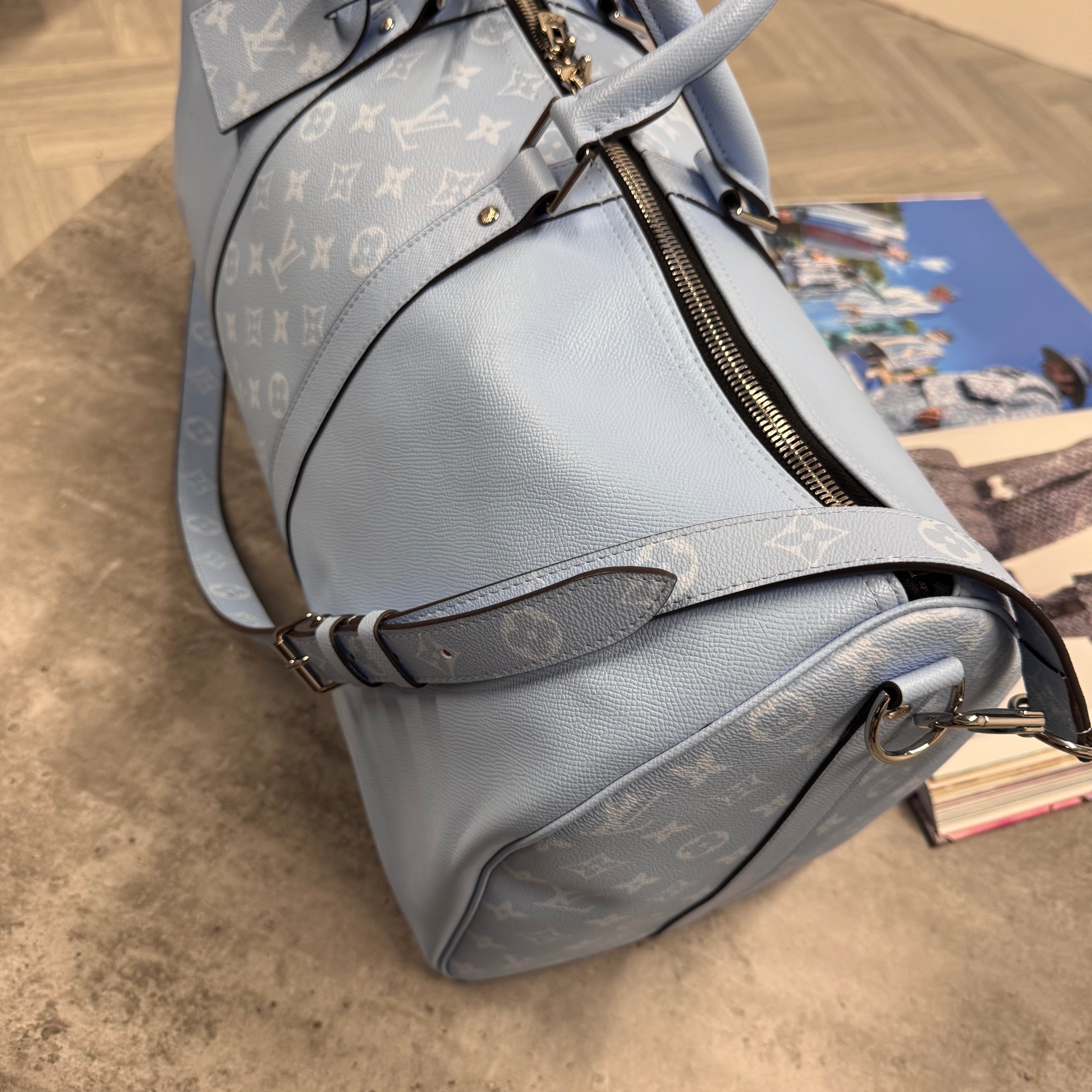 (PRE ORDER) LVE DUFFEL BAG (50) - SKY BLUE