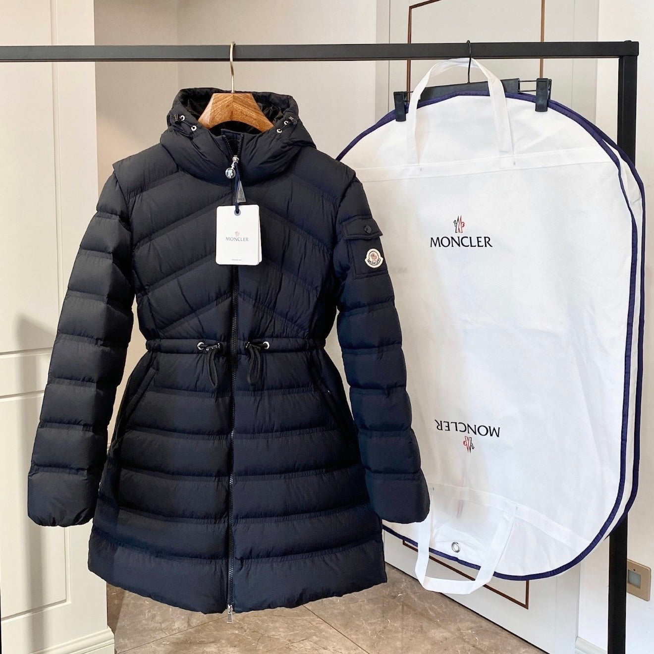 (PRE ORDER) MNCLR COAT - BLACK