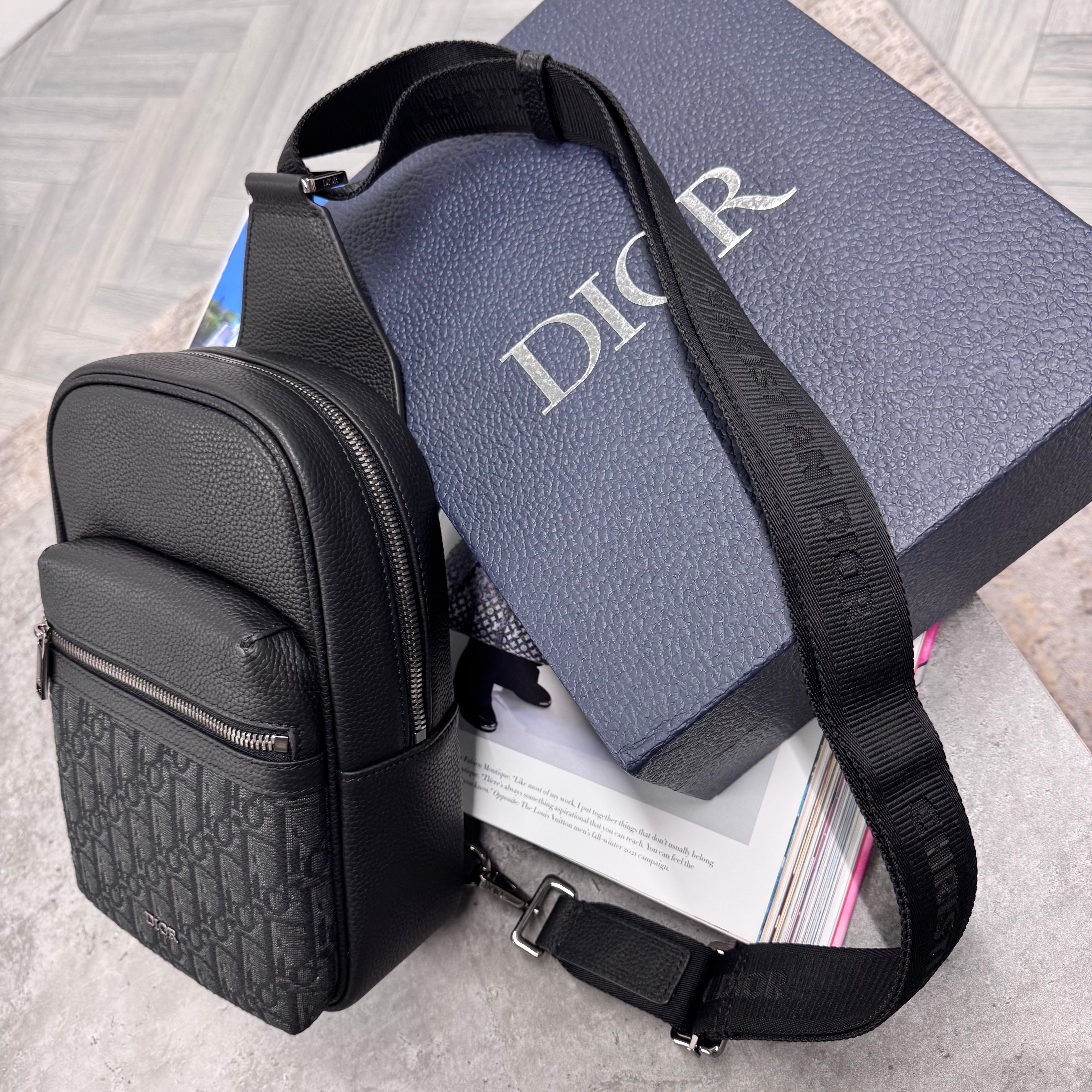 (PRE ORDER) CD CROSSBODY SLING - BLACK