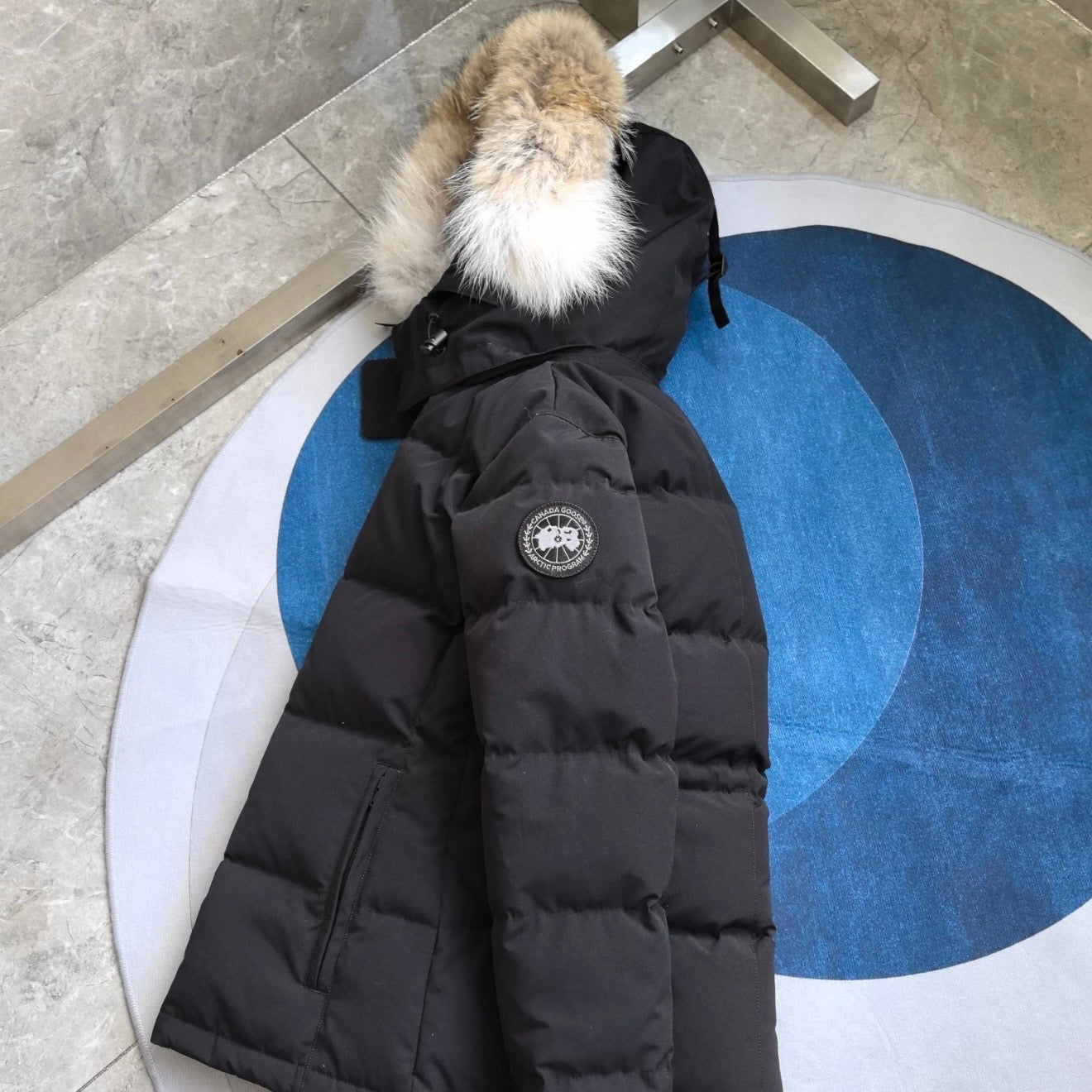 (PRE ORDER) CG BLACK BADGE CHELSEA PARKER COAT - BLACK