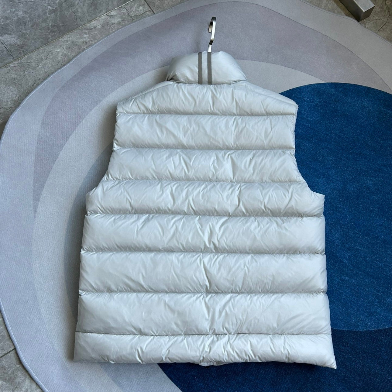 (PRE ORDER) CG CROFTON BLACK BADGE GILET - LIGHT GREY