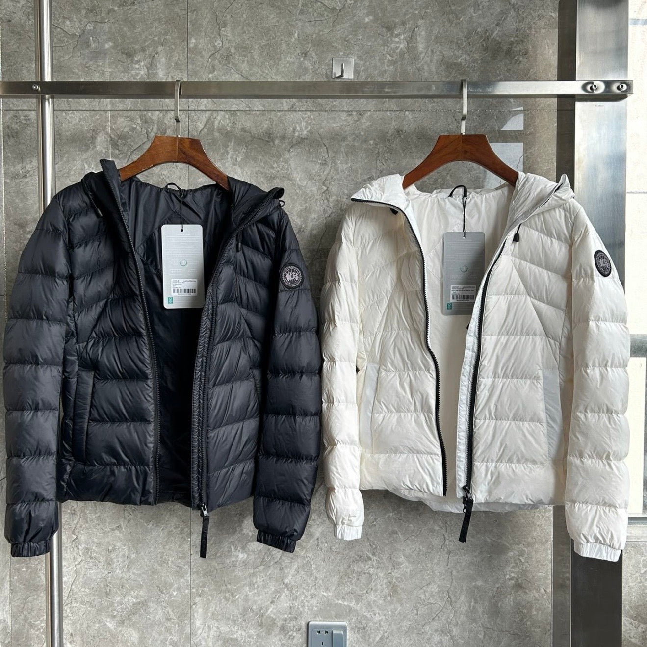 (PRE ORDER) CG BLACK BADGE ABBOT COAT - BLACK & WHITE