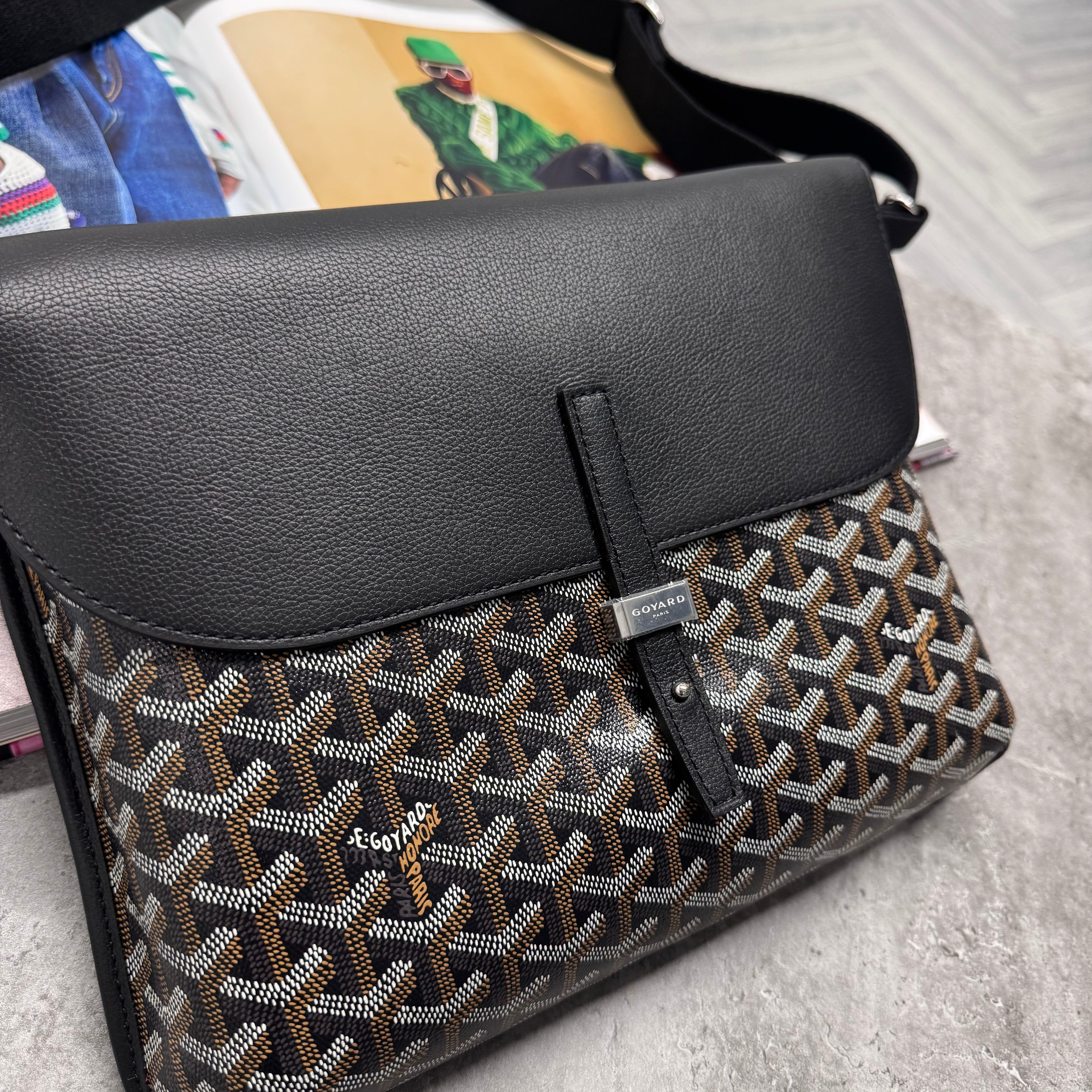 (PRE ORDER) GYRD MAN BAG - BLACK