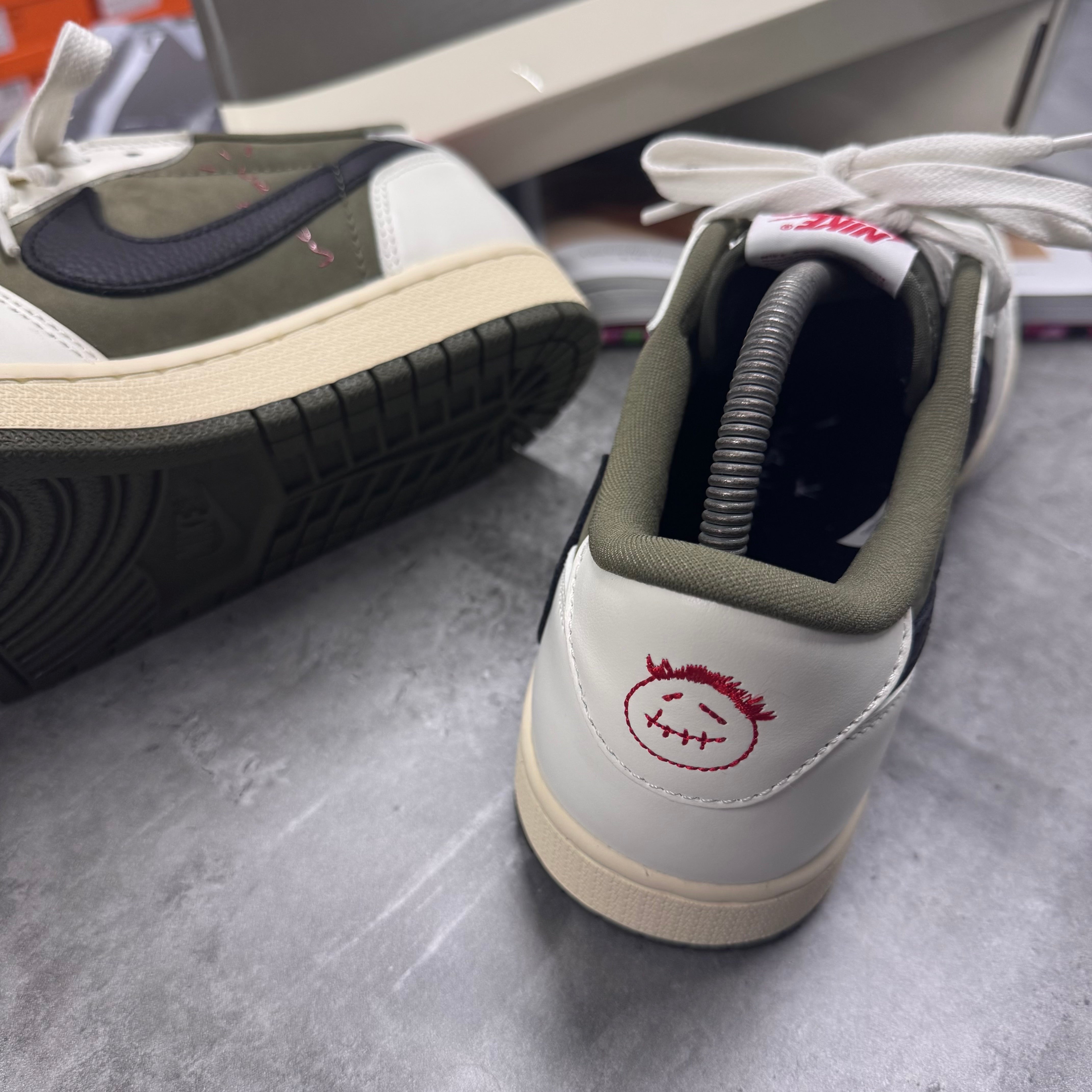 (PRE ORDER) NI X TS JORDAN 1 - MID OLIVE