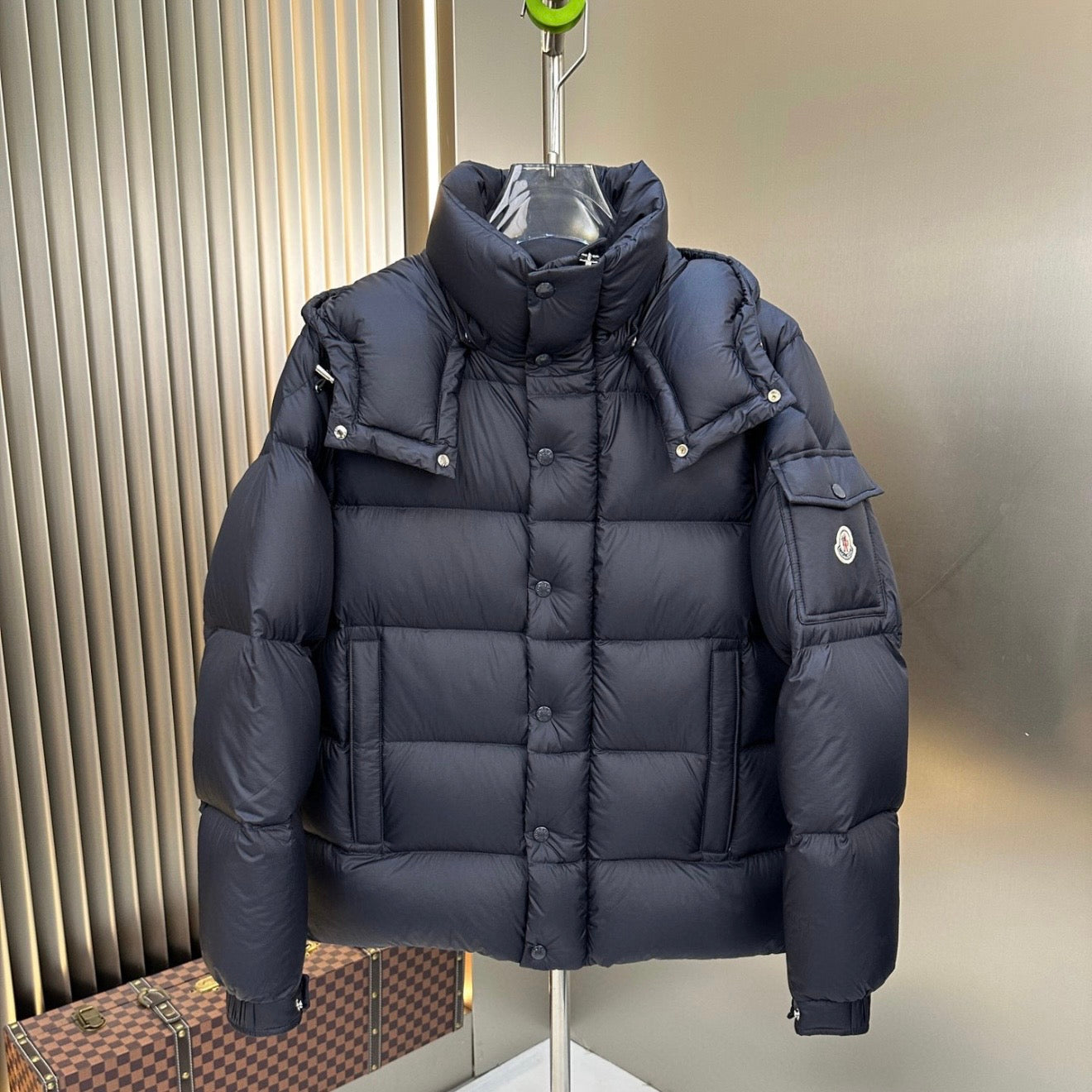 (PRE ORDER) MNCLR ARM POCKET COAT - NAVY