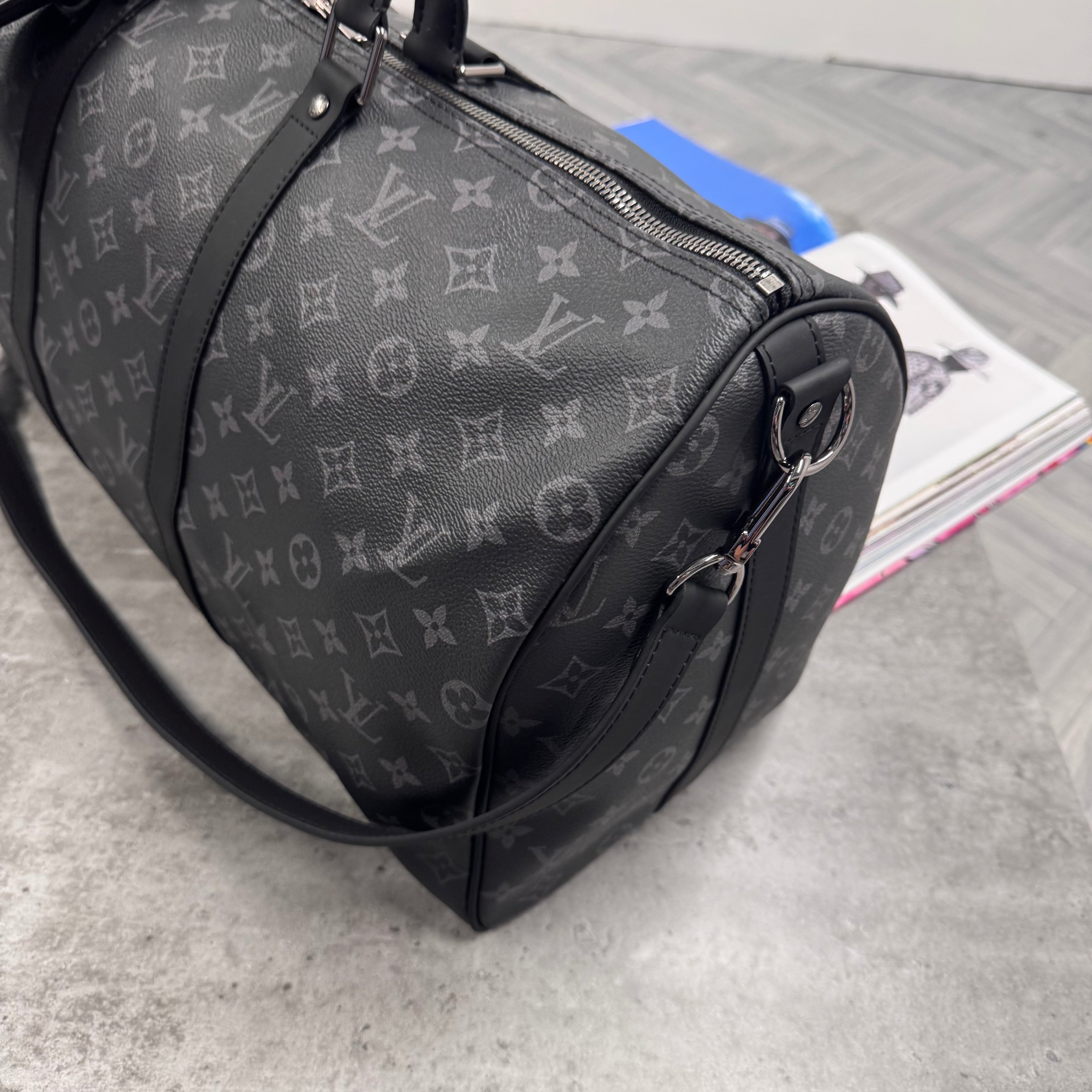 (PRE ORDER) LVE DUFFEL BAG (50) - BLACK