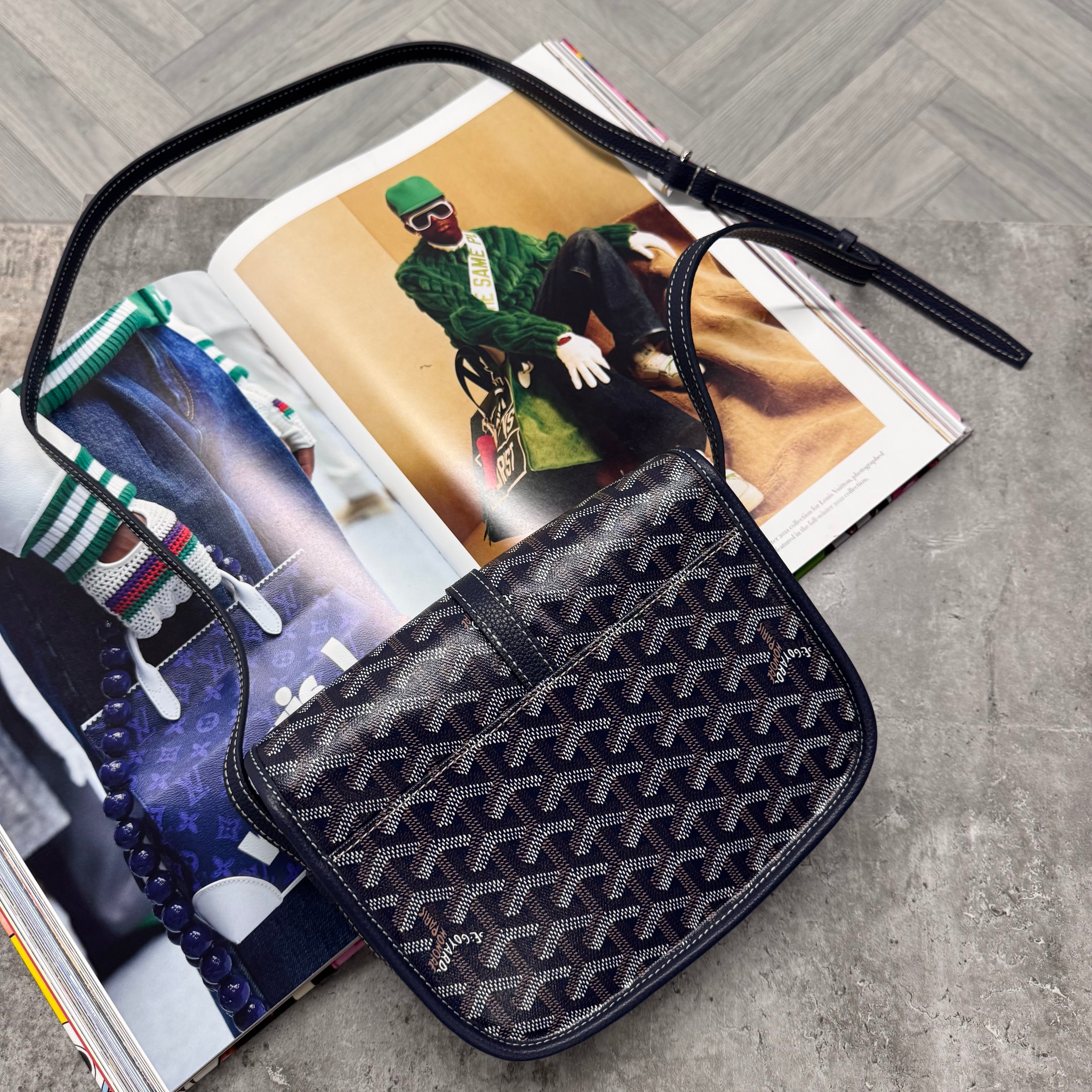(PRE ORDER) GYRD MAN BAG - NAVY
