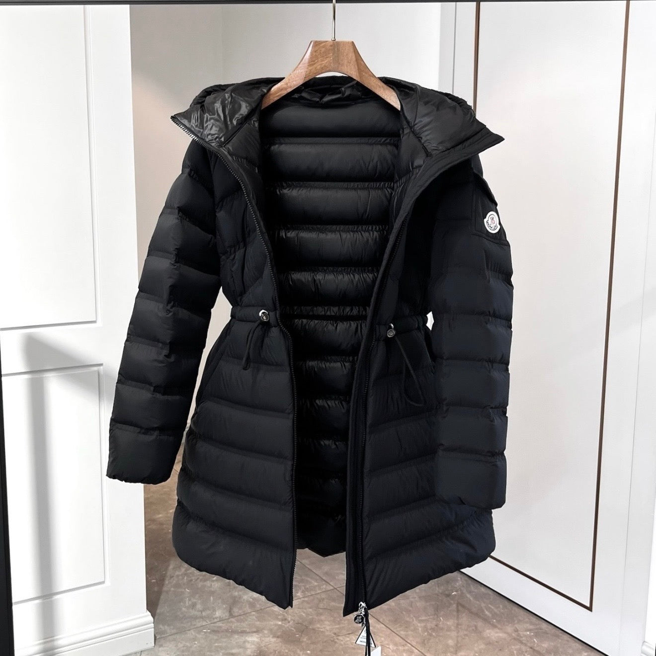 (PRE ORDER) MNCLR COAT - BLACK
