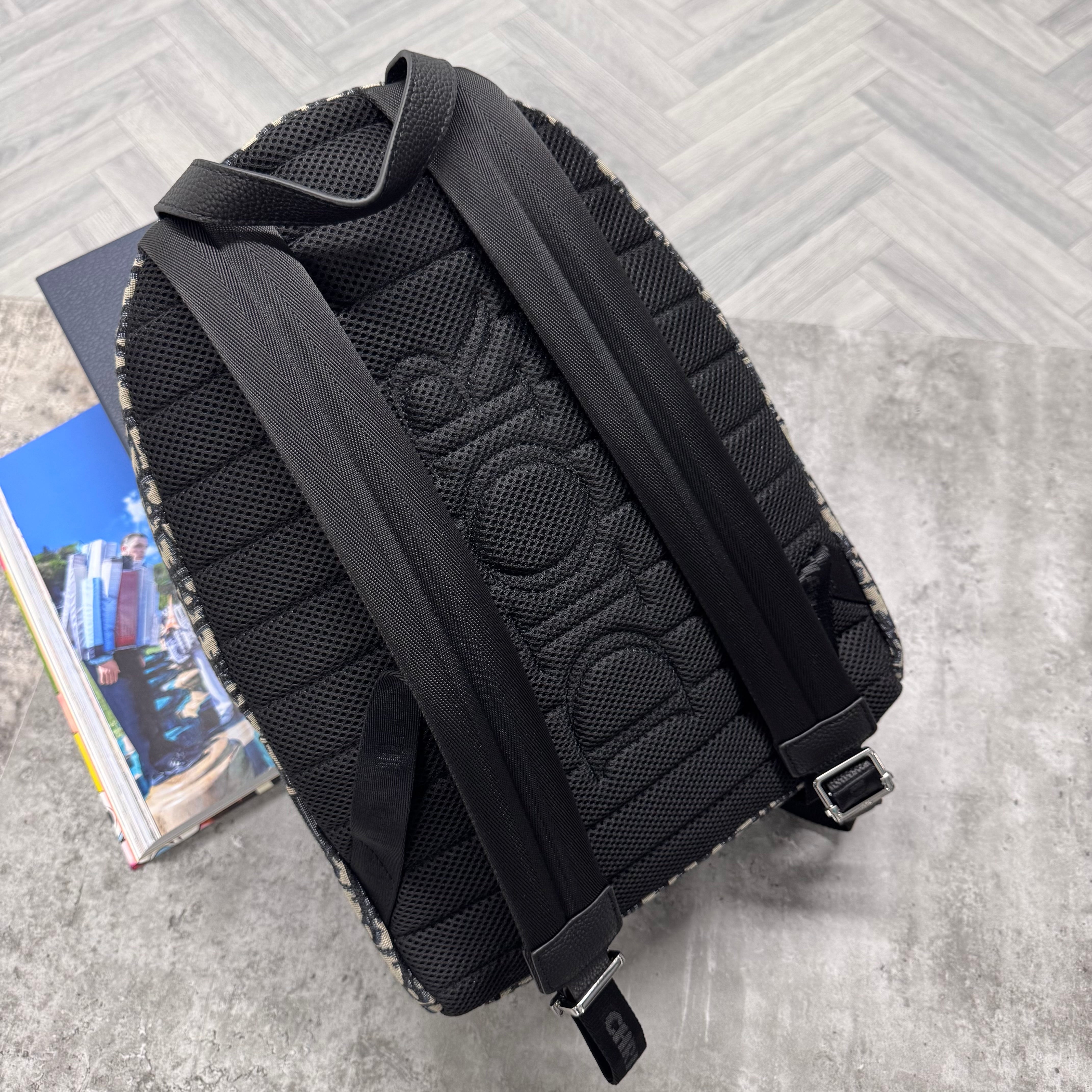 (PRE ORDER) CD OBLIQUE BACKPACK - CREAM
