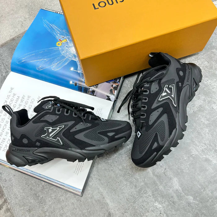 (PRE ORDER) LVE TACTIC TRAINERS - BLACK