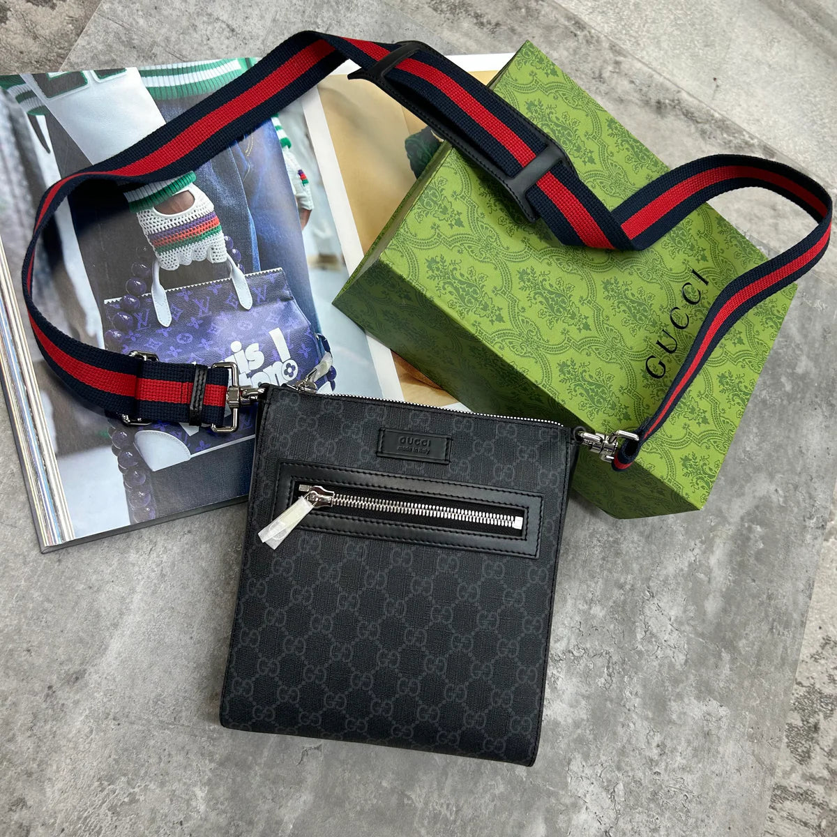 (PRE ORDER) GCI MESSENGER BAG - BLACK