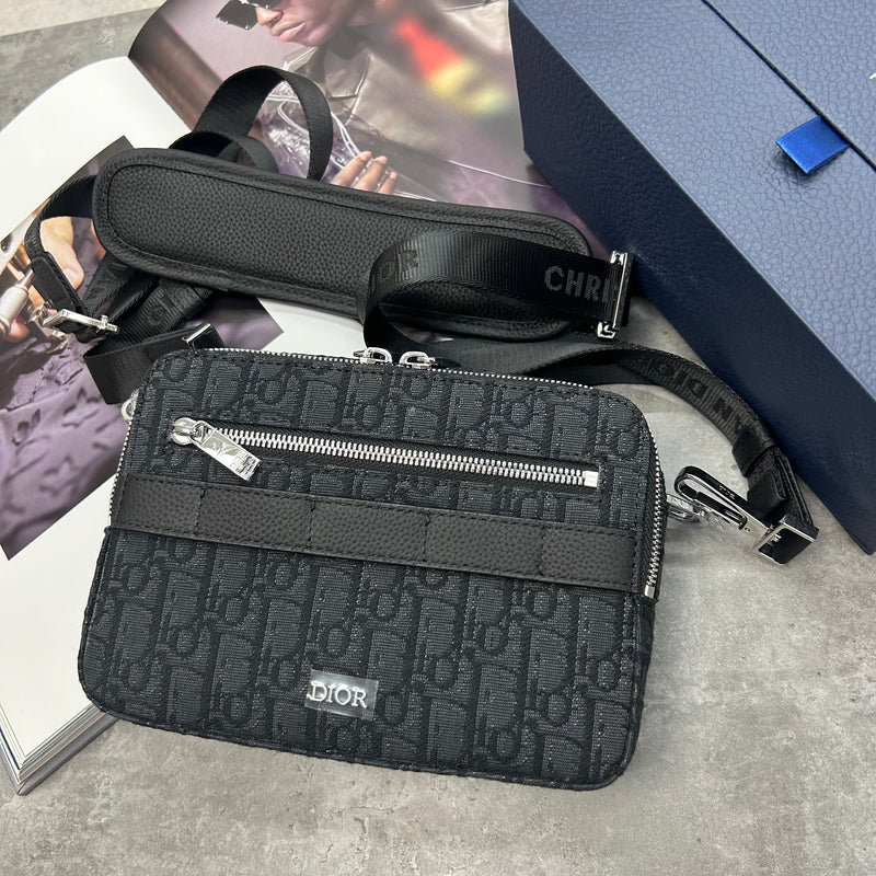 (PRE ORDER) CD SAFARI BAG BLACK - Main Image