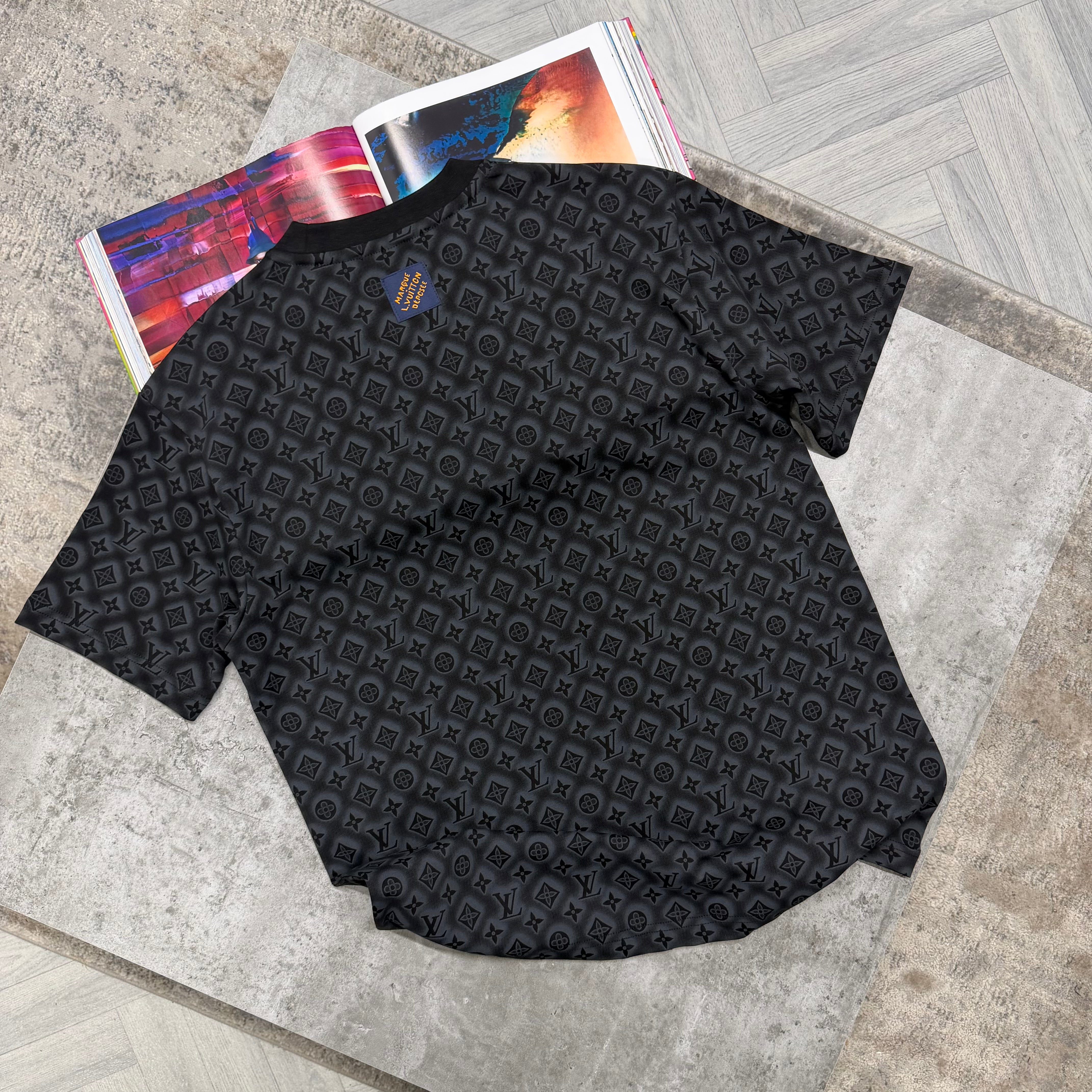 LVE MONOGRAM T SHIRT - BLACK