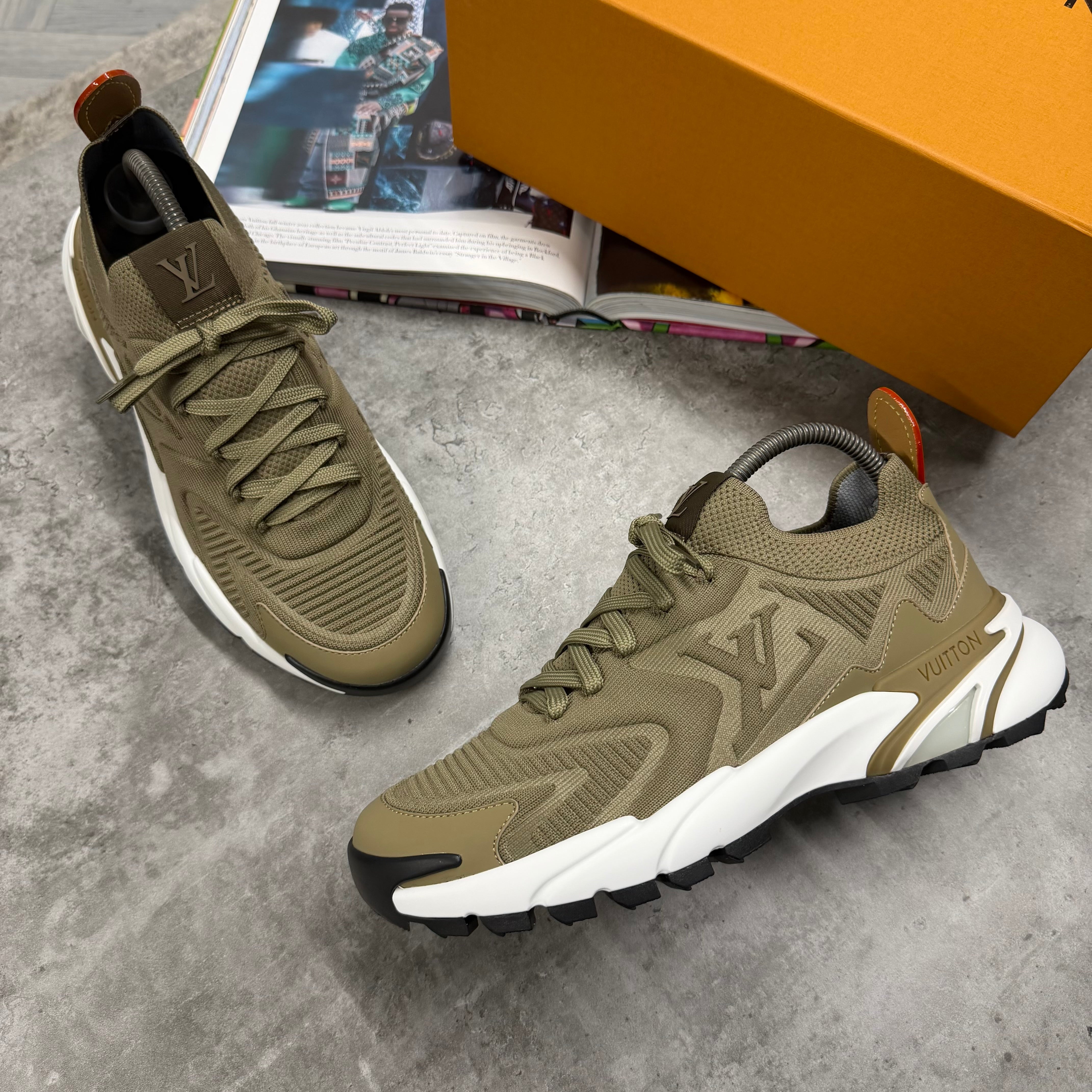 (PRE ORDER) LVE TACTIC TRAINER - KHAKI