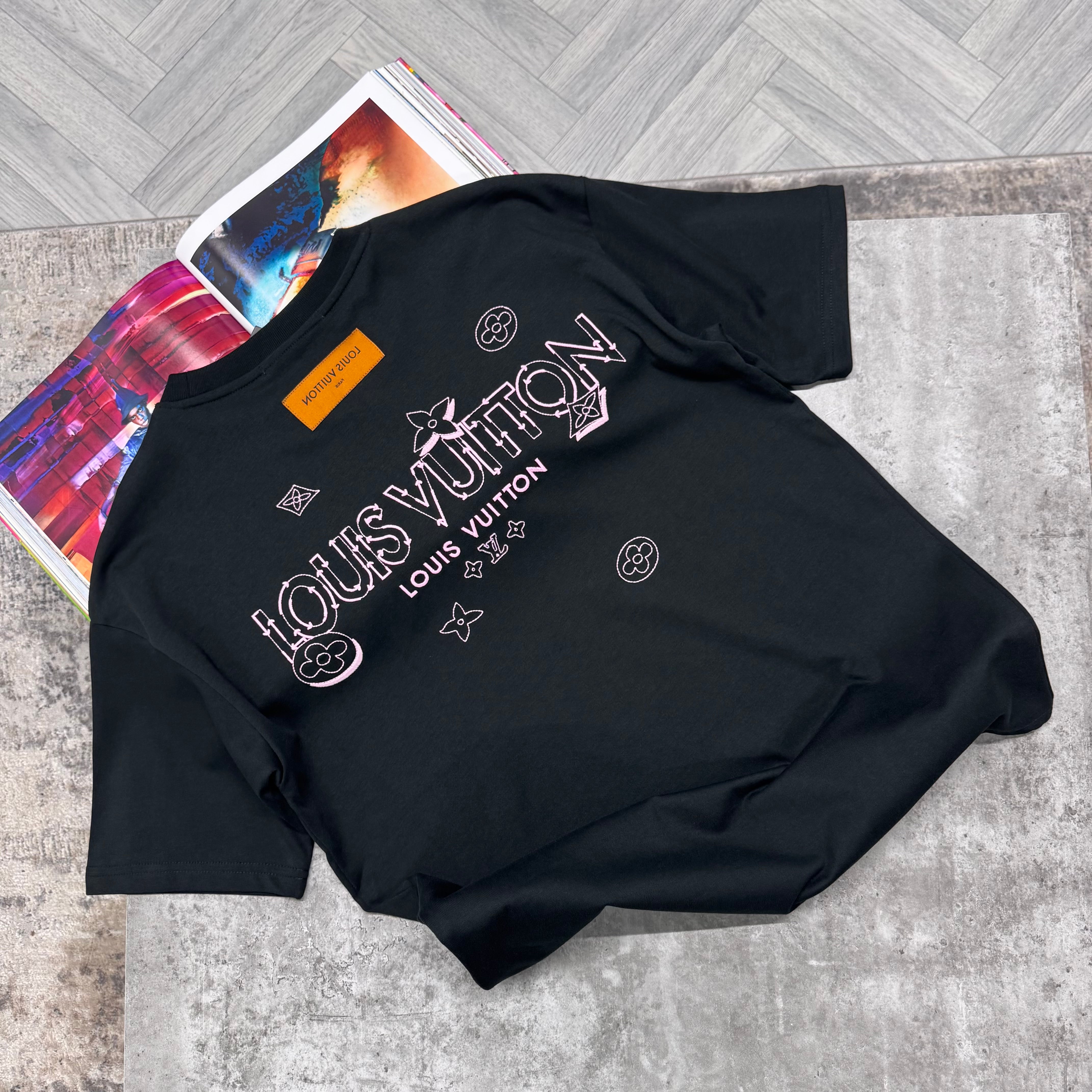LVE T SHIRT - BLACK / PINK