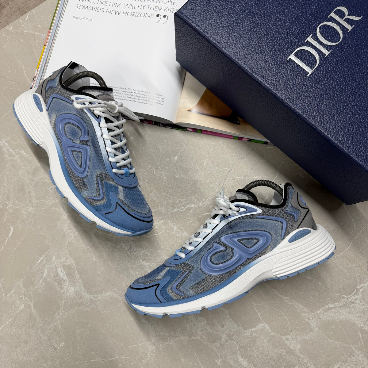 B30 TRAINER - BLUE FROST