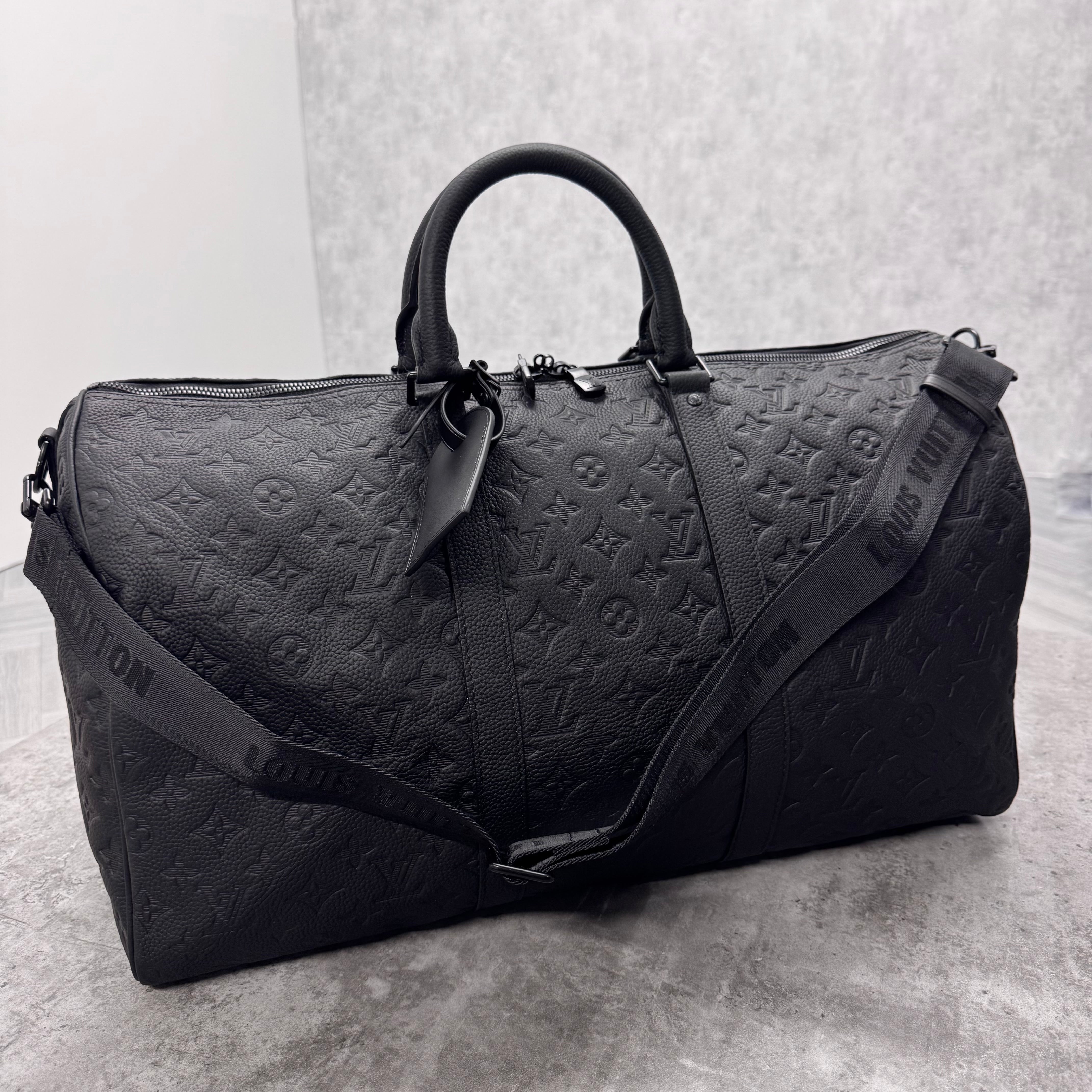 (PRE ORDER) LVE DUFFEL BAG (50) - BLACK