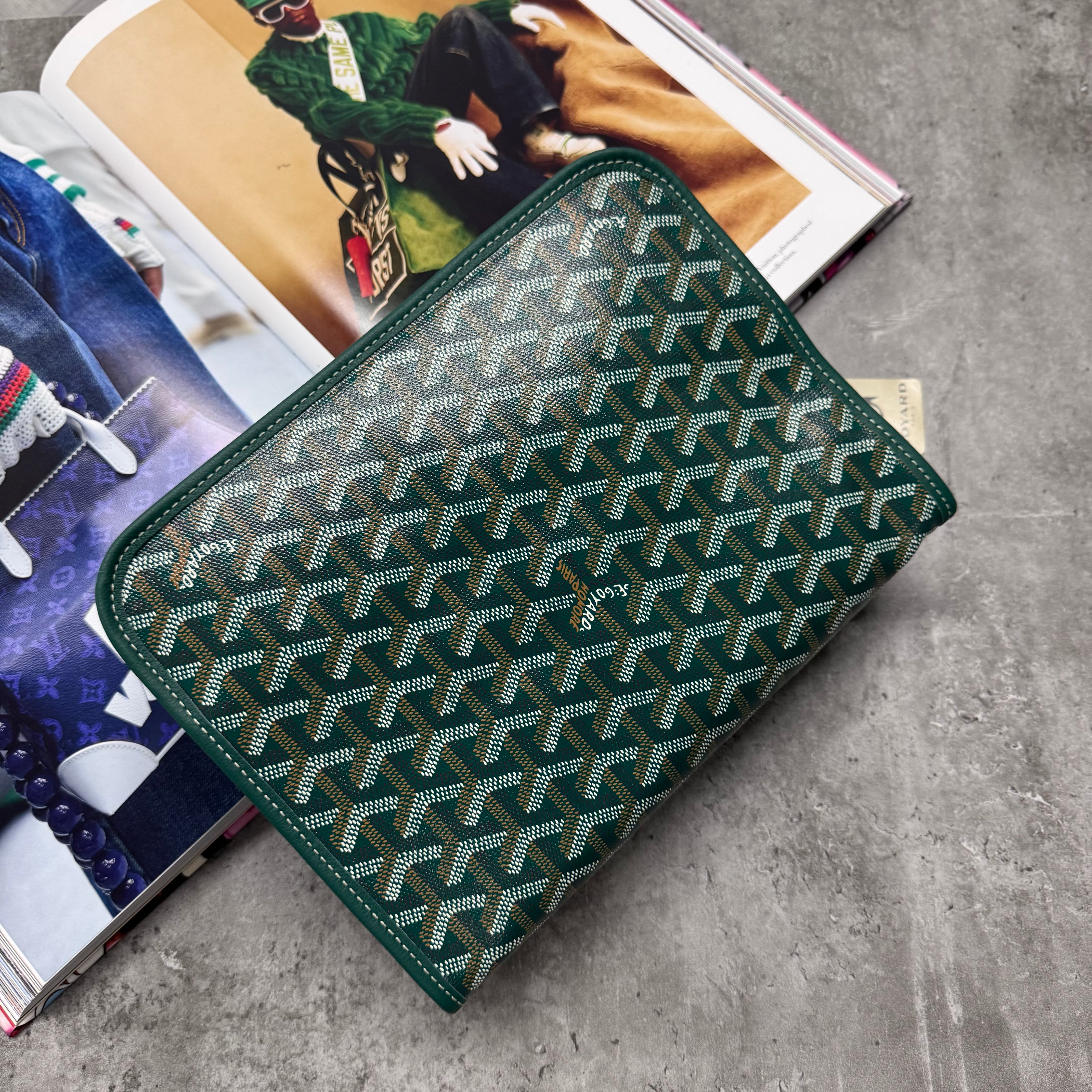 (PRE ORDER) GYRD POUCH BAG - GREEN