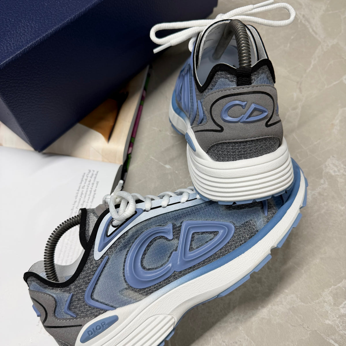 B30 TRAINER - BLUE FROST