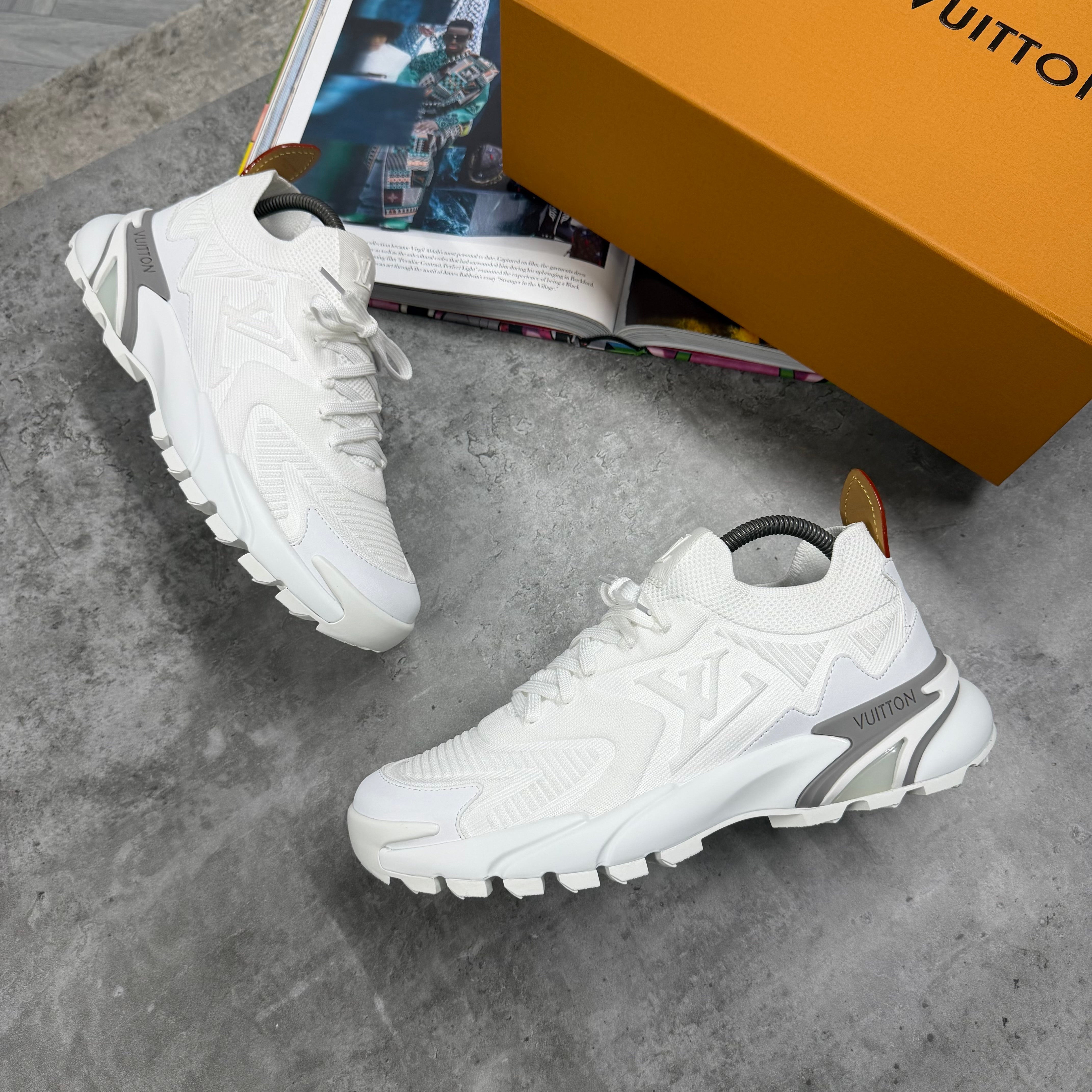 (PRE ORDER) LVE TACTIC TRAINER - WHITE