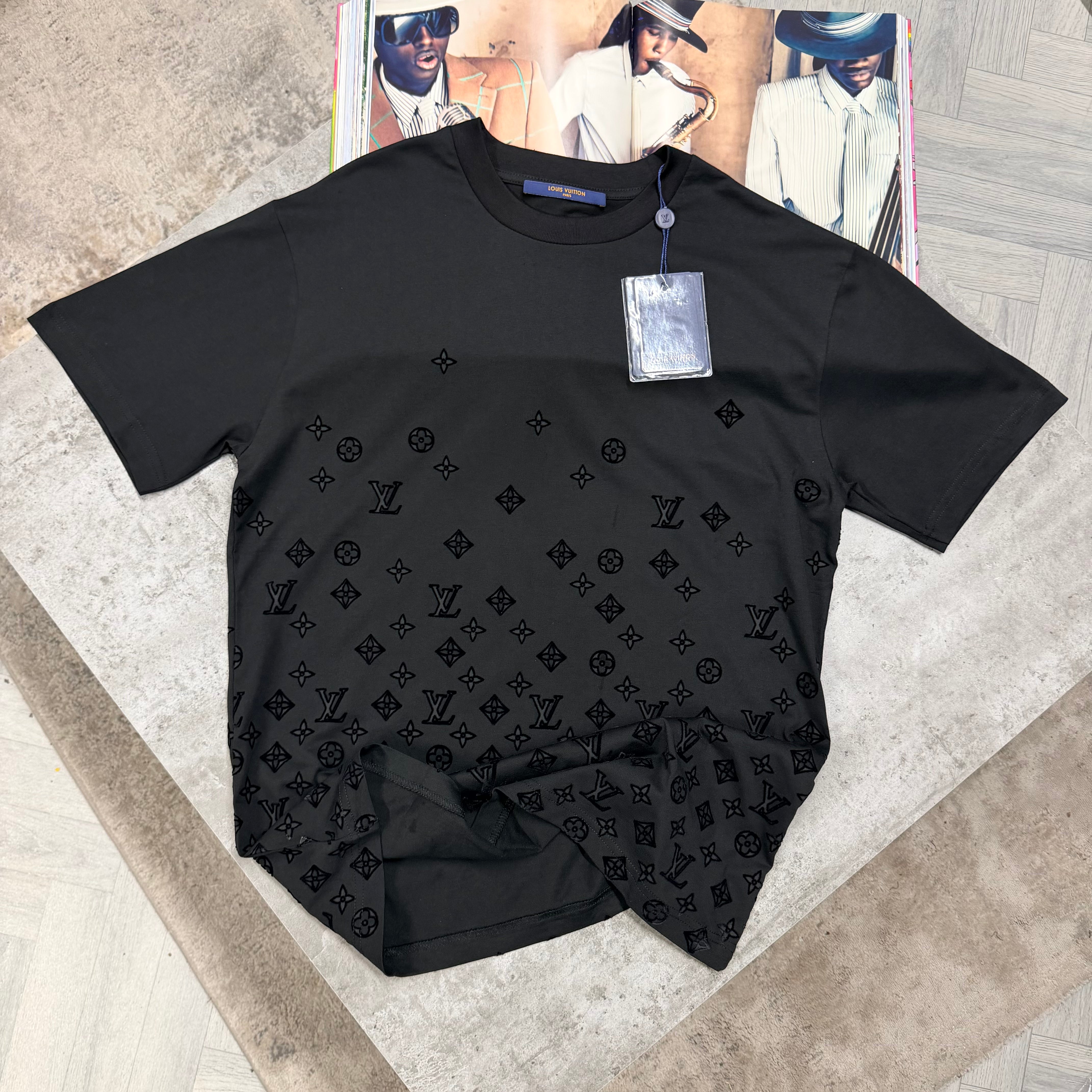 LVE GRADIENT T SHIRT - BLACK