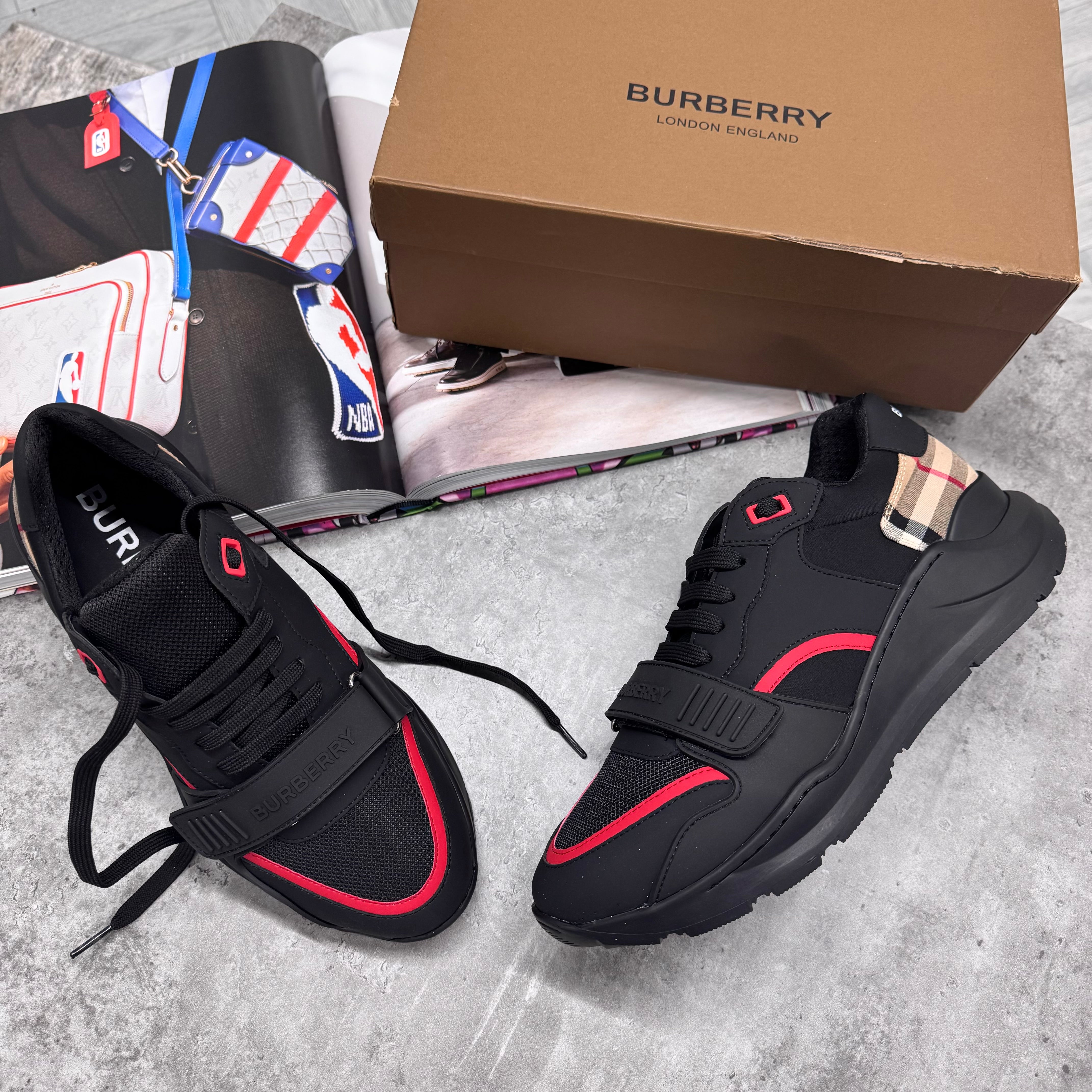 BURB RUNNER TRAINER - BLACK