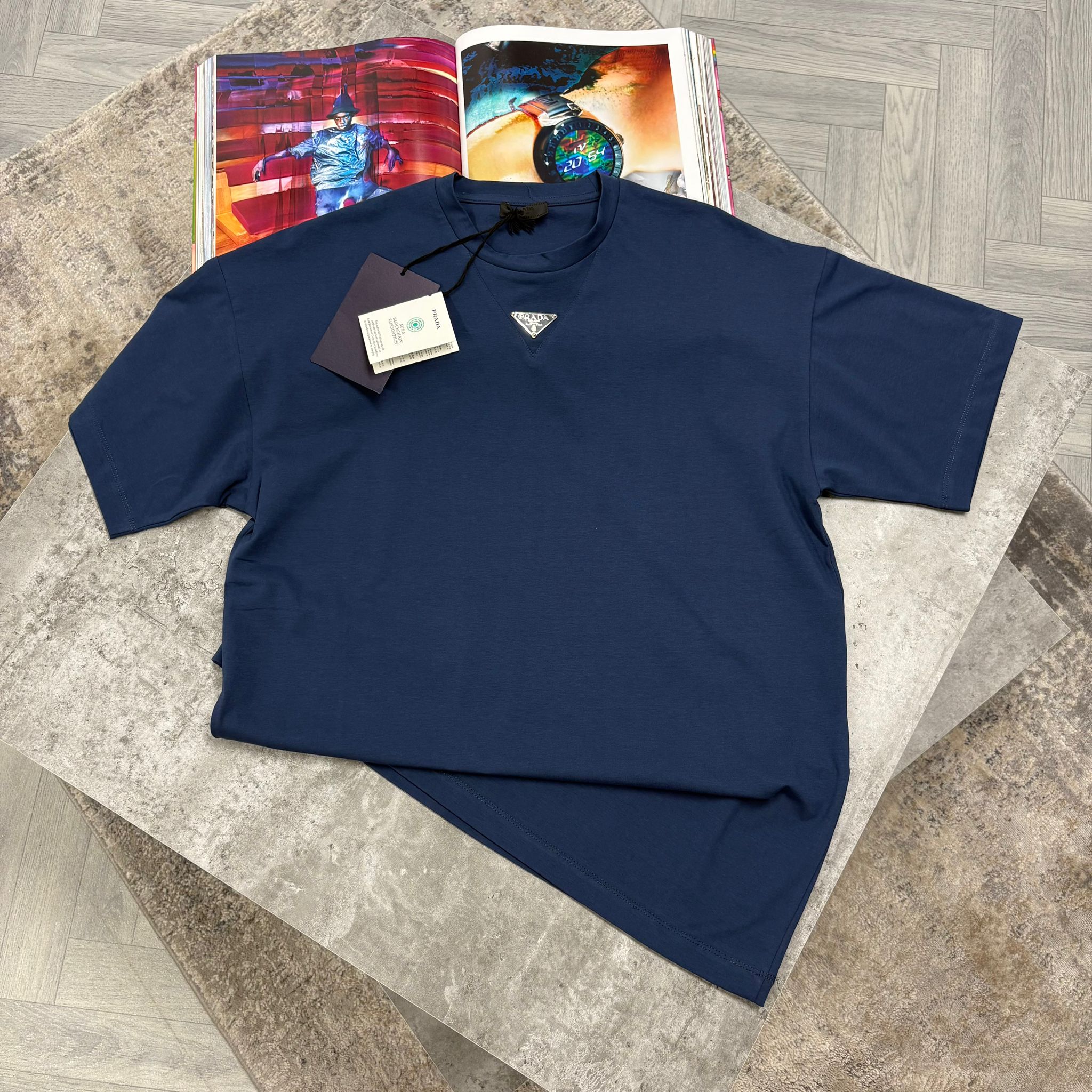 PDA CENTRE BADGE T SHIRT - NAVY