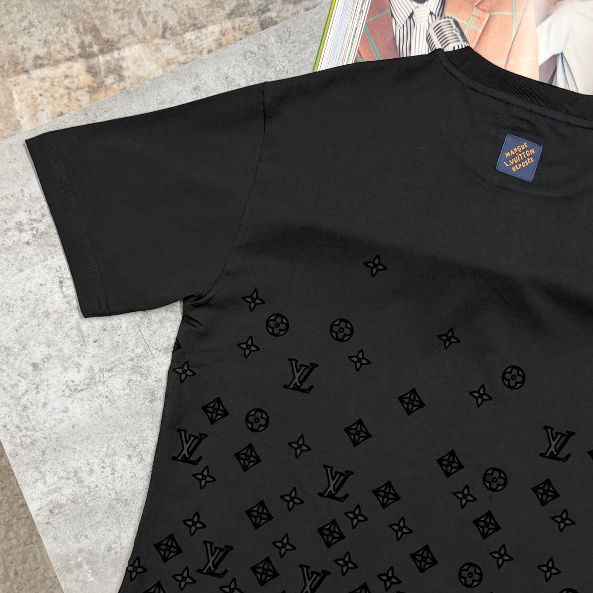 LVE GRADIENT T SHIRT - BLACK