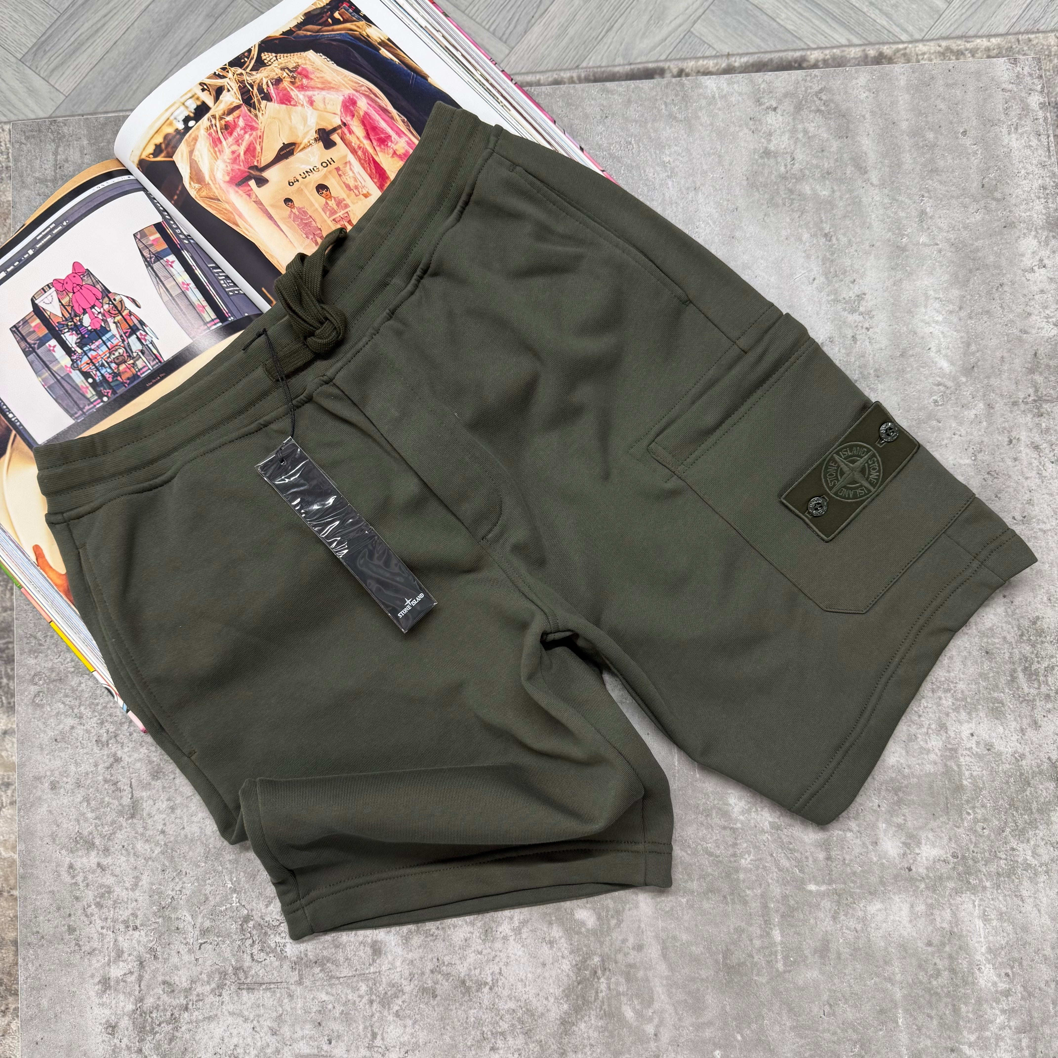 SI GHOST BADGE COTTON CARGO SHORTS - KHAKI