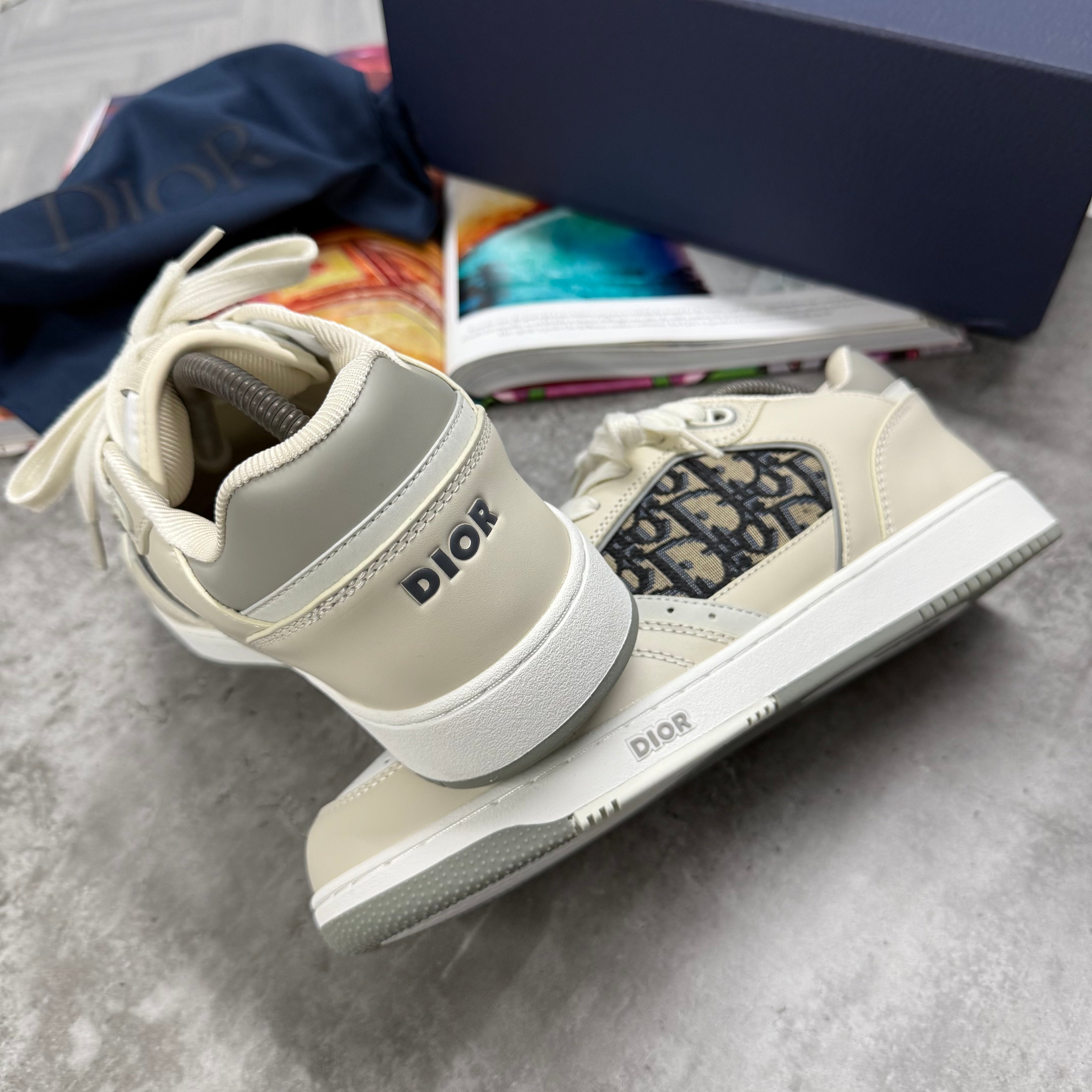 B27 TRAINER - BEIGE