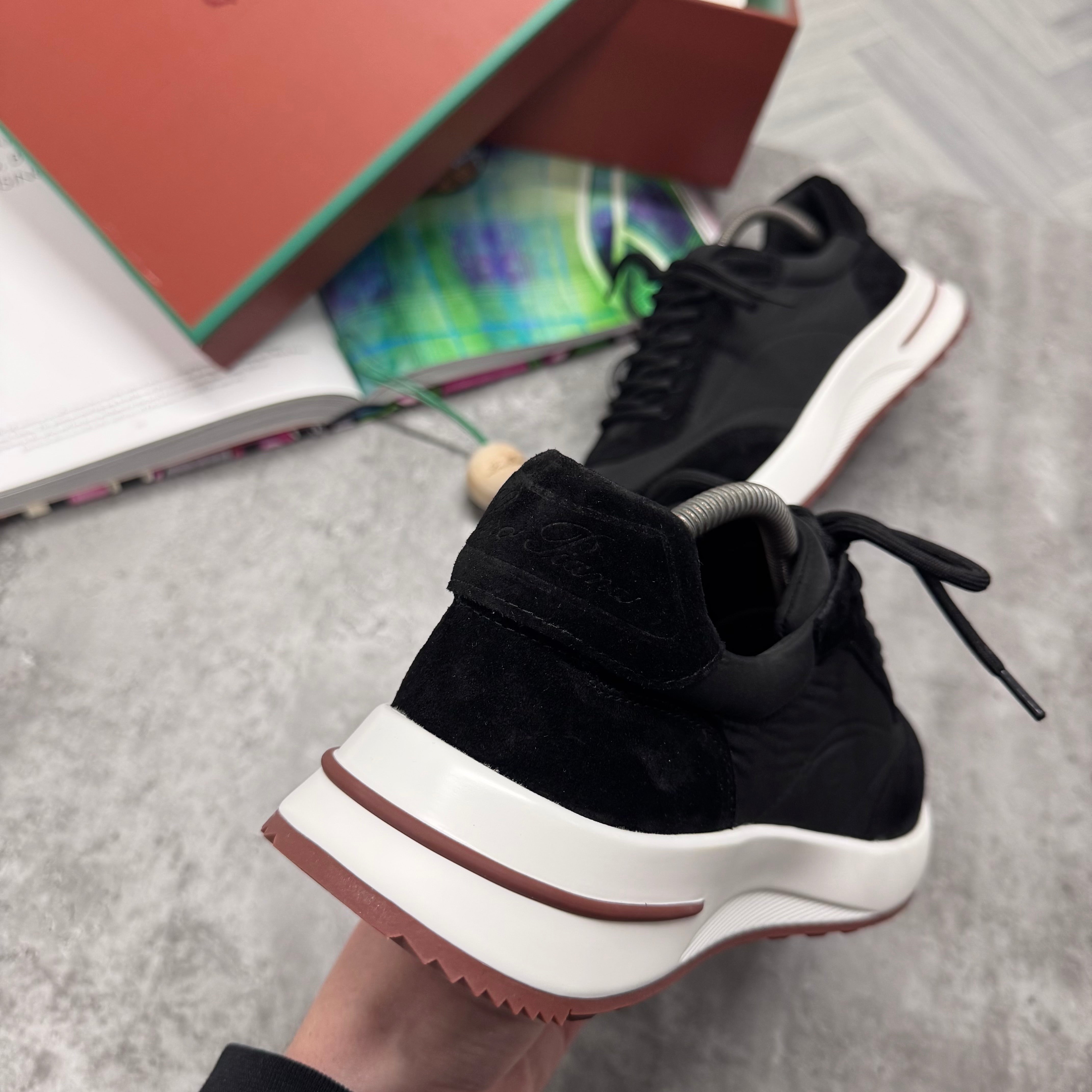 (PRE ORDER) LORO SUEDE RUNNER TRAINER - BLACK