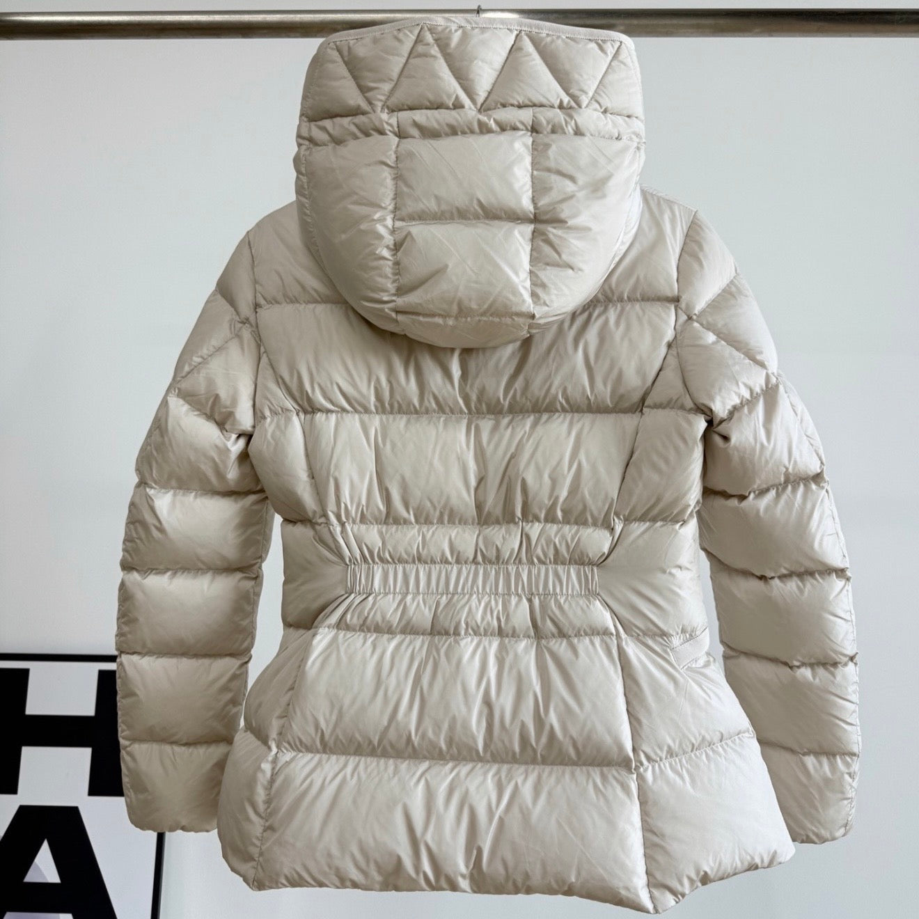 (PRE ORDER) MNCLR PUFFER COAT - TAUPE