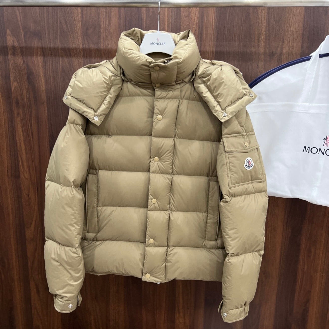 (PRE ORDER) MNCLR ARM POCKET COAT - BEIGE