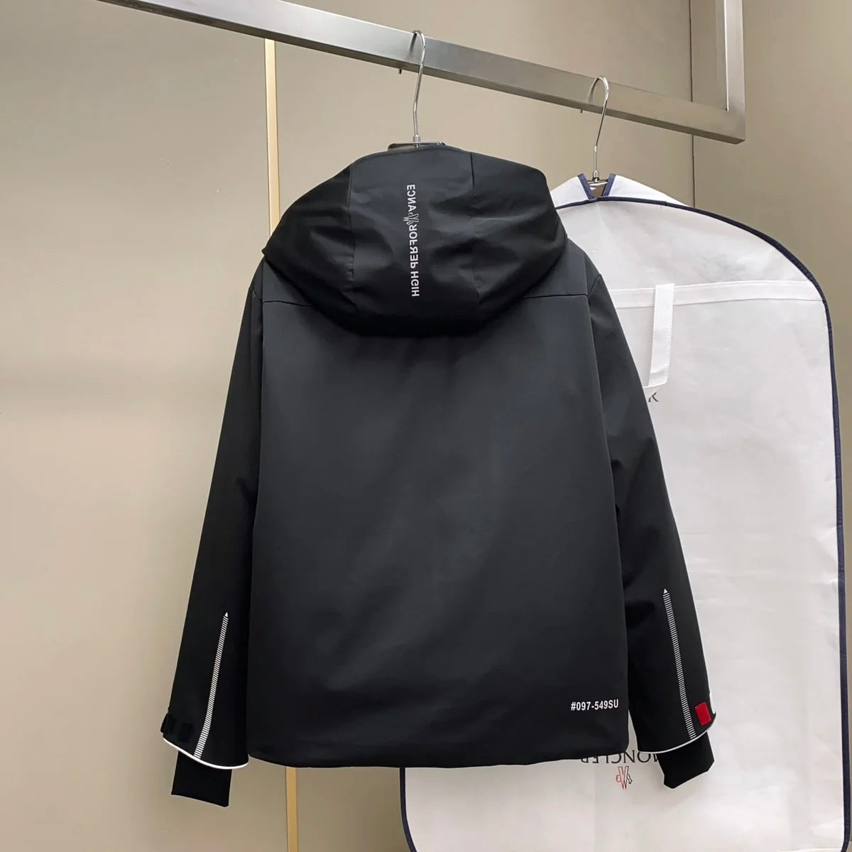 (PRE ORDER) MNCLR HOODED LIGHTWEIGHT ZIP COAT - BLACK