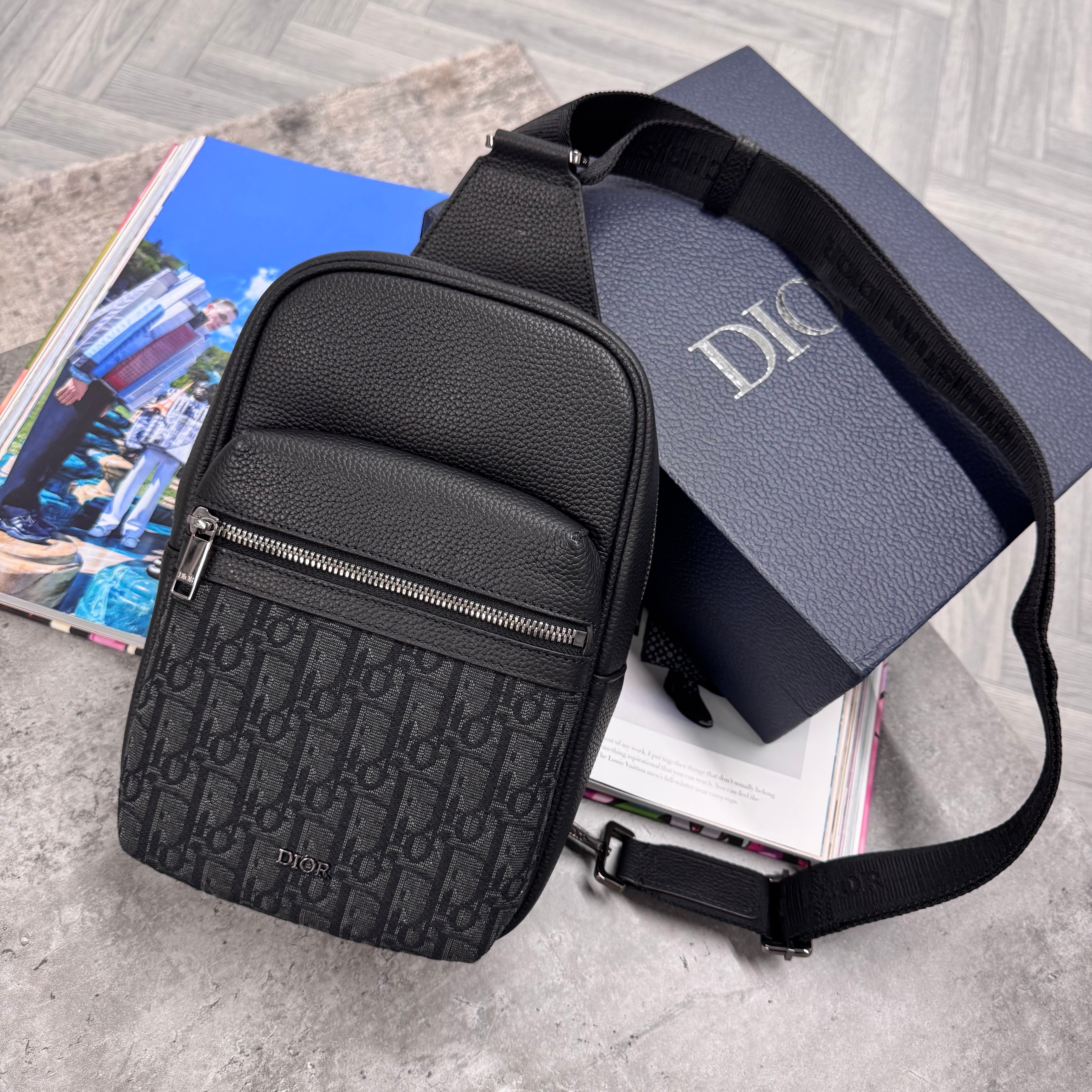 (PRE ORDER) CD CROSSBODY SLING - BLACK