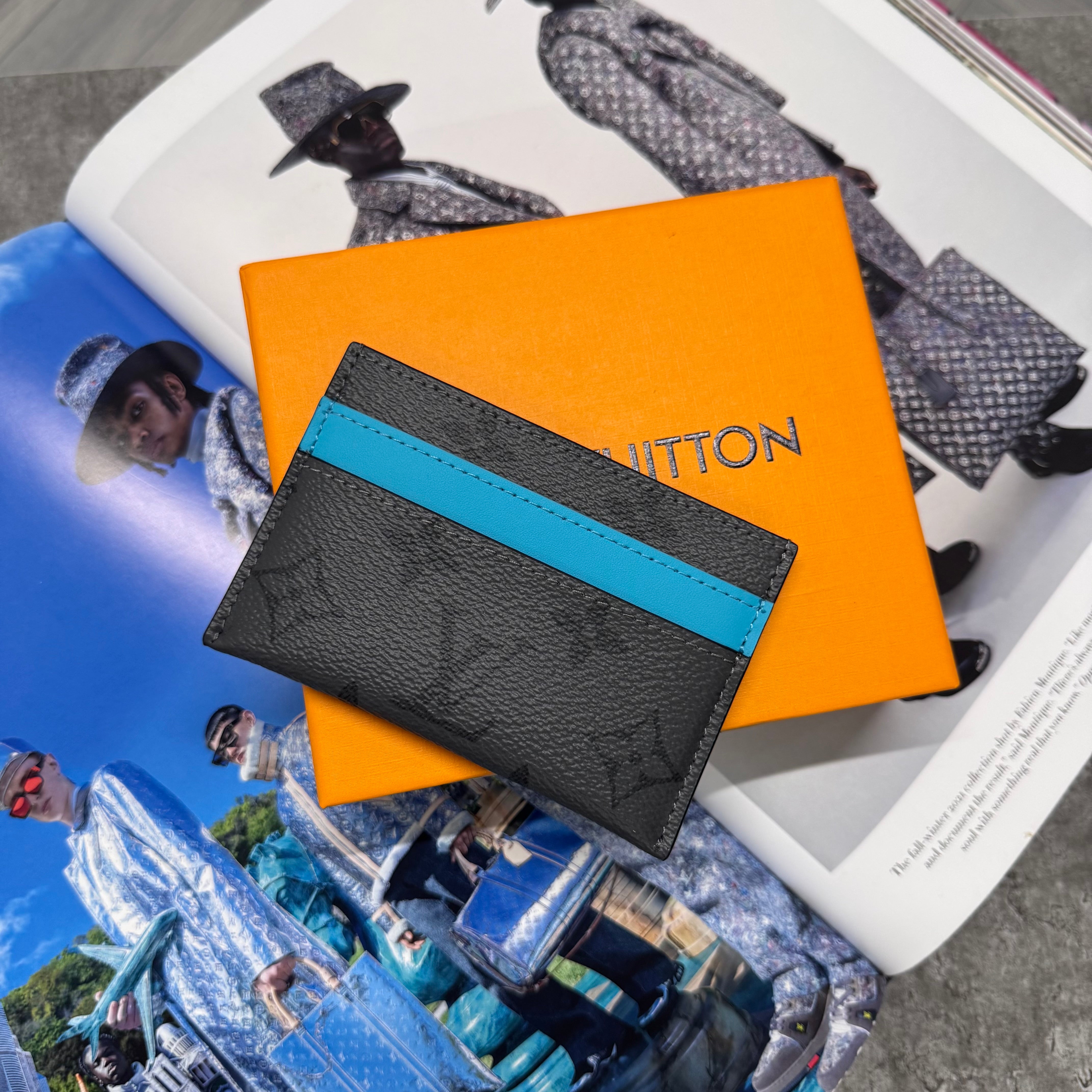 (PRE ORDER) LVE MONOGRAM CARDHOLDER - GREY / AQUA