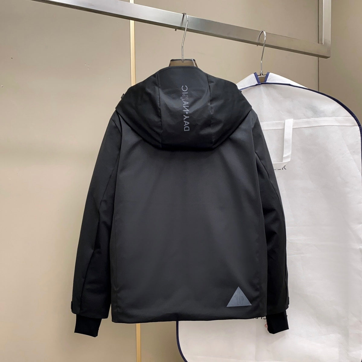 (PRE ORDER) MNCLR GRENOBLE COAT - BLACK