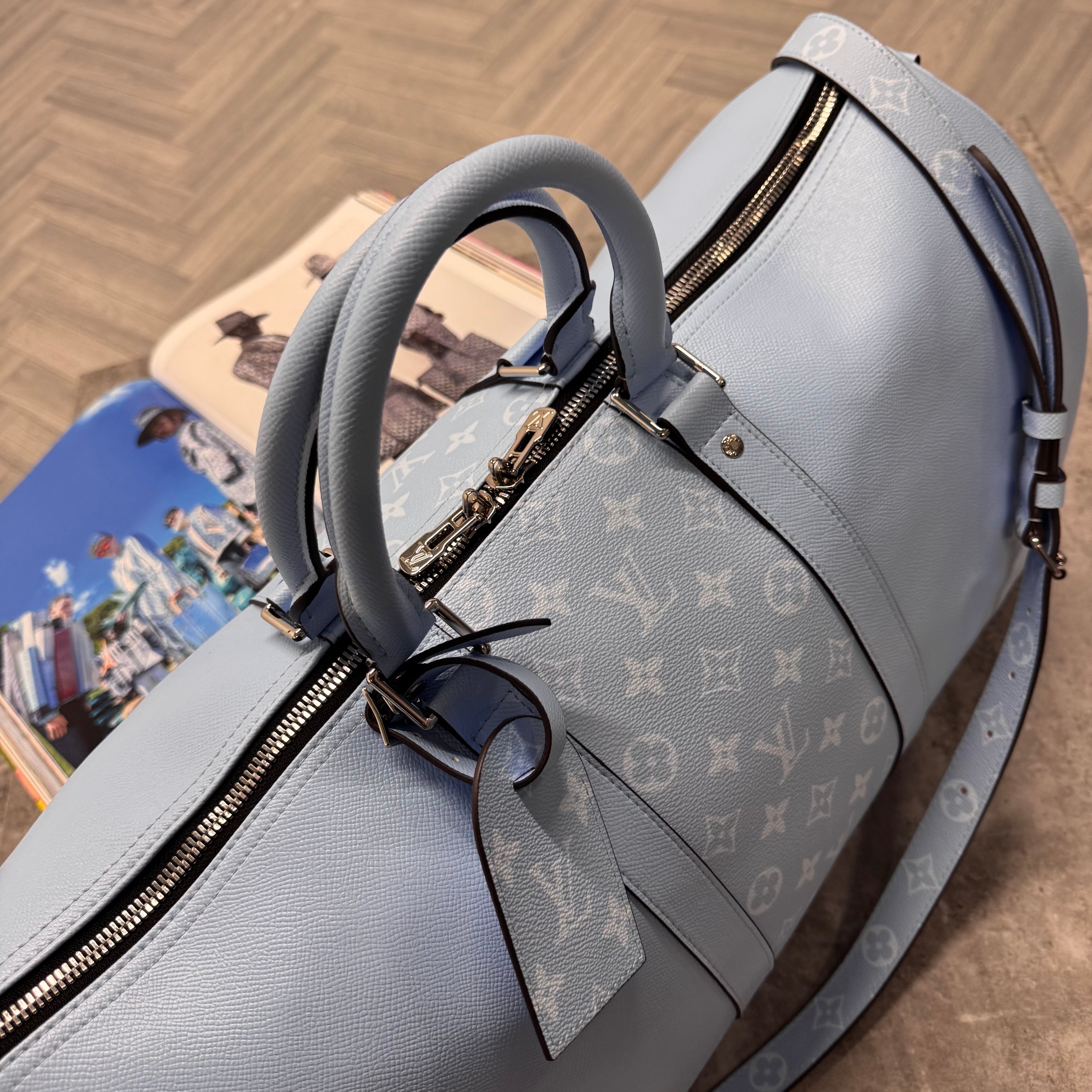 (PRE ORDER) LVE DUFFEL BAG (50) - SKY BLUE