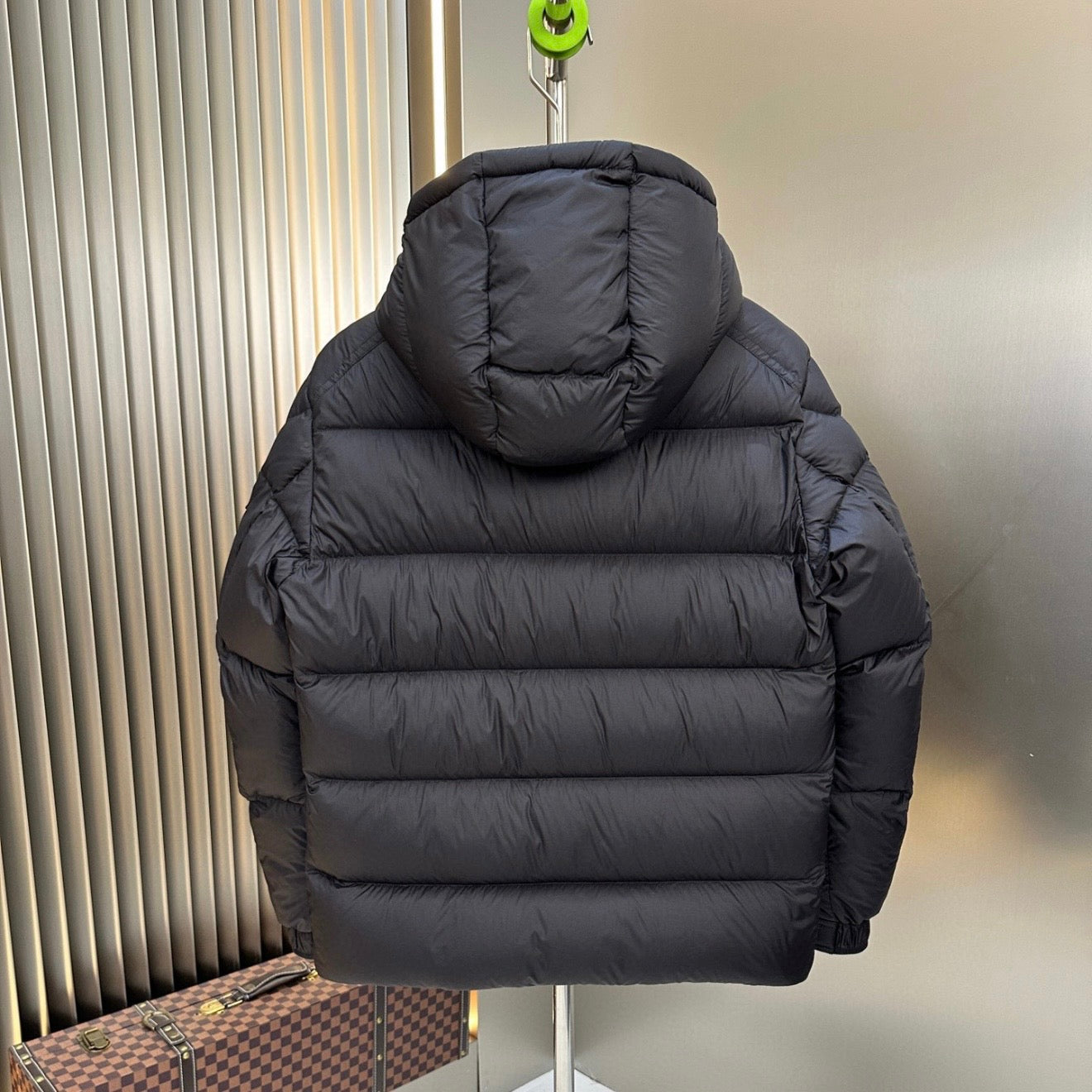 (PRE ORDER) MNCLR ARM POCKET COAT - BLACK