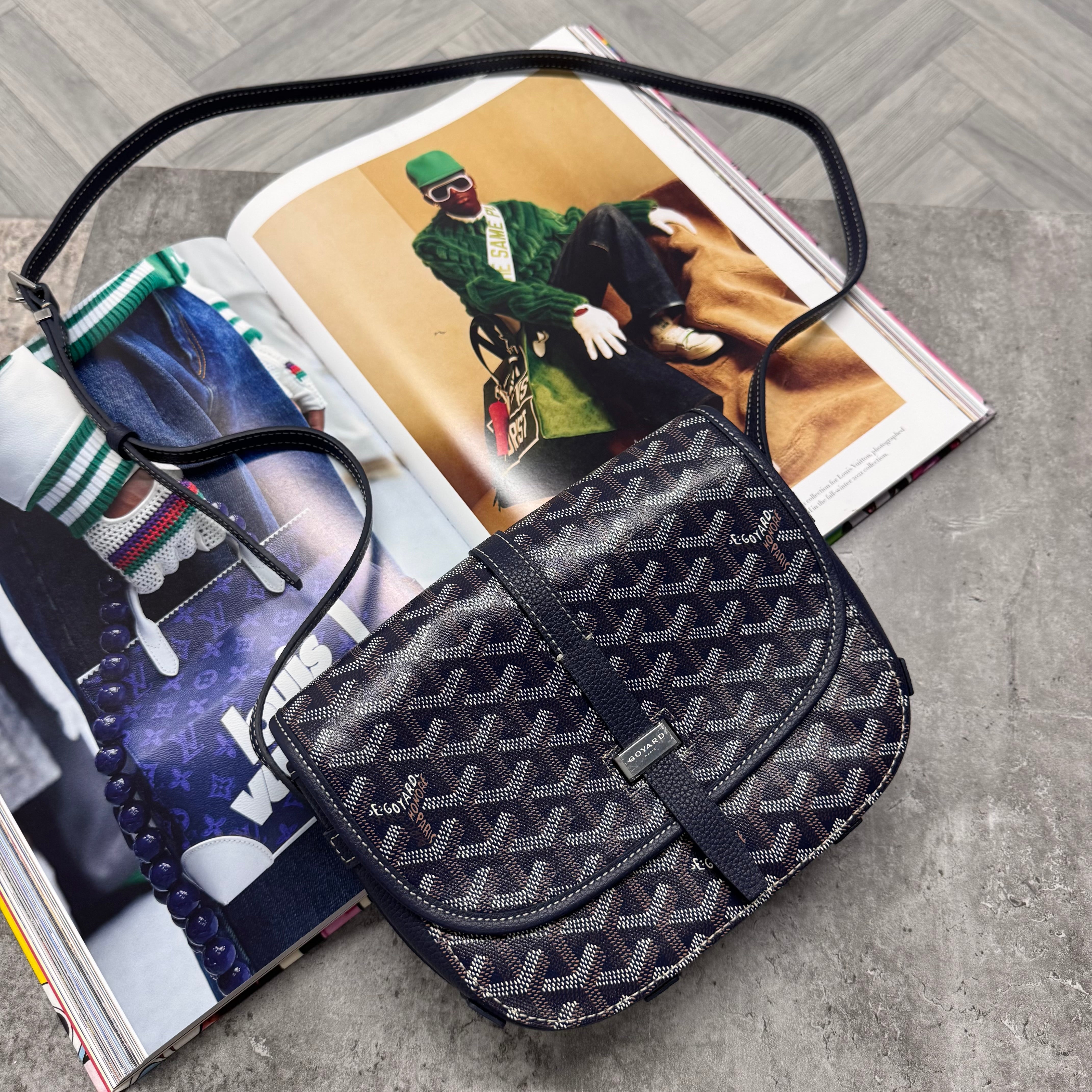(PRE ORDER) GYRD MAN BAG - NAVY