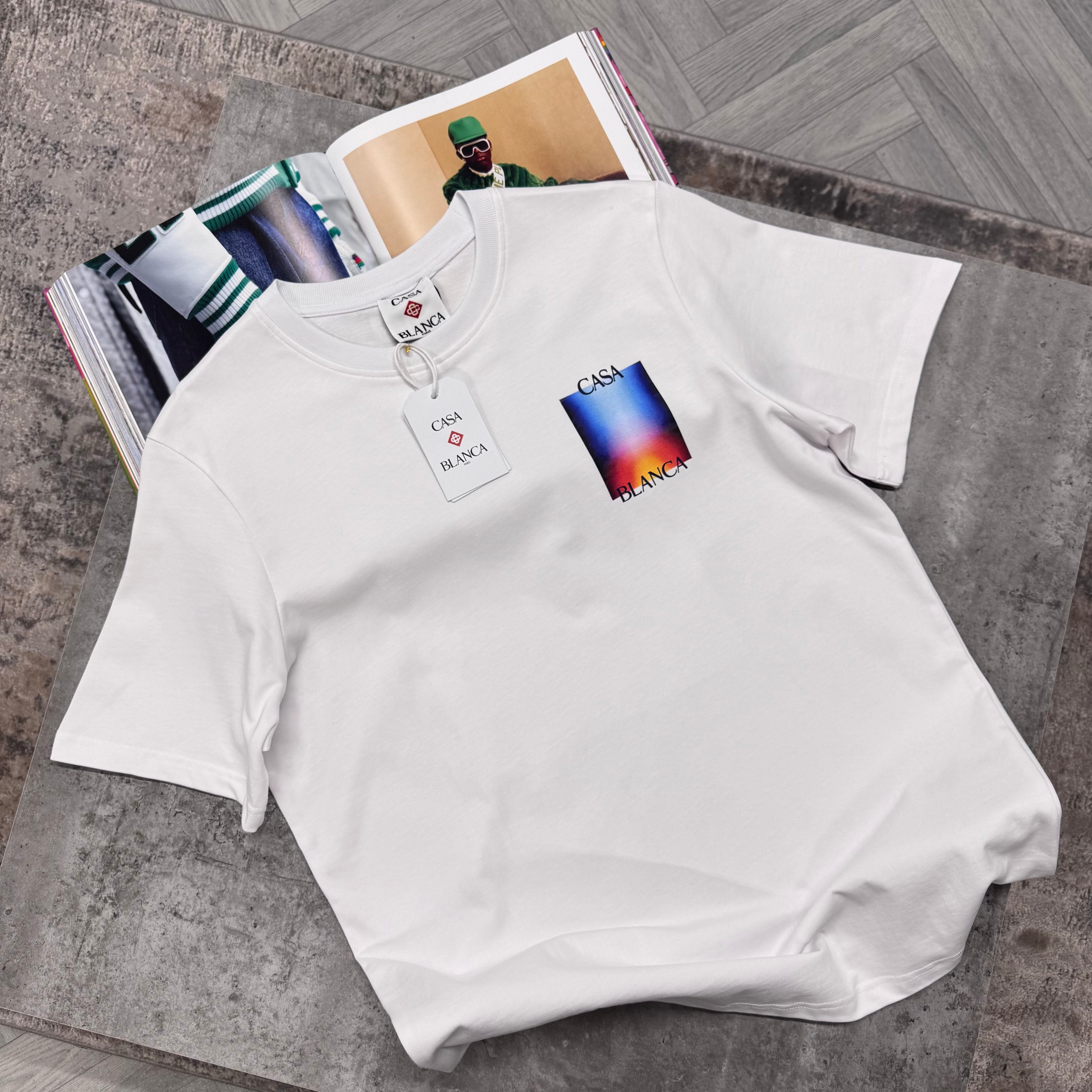 CB GRADIENT T SHIRT - WHITE